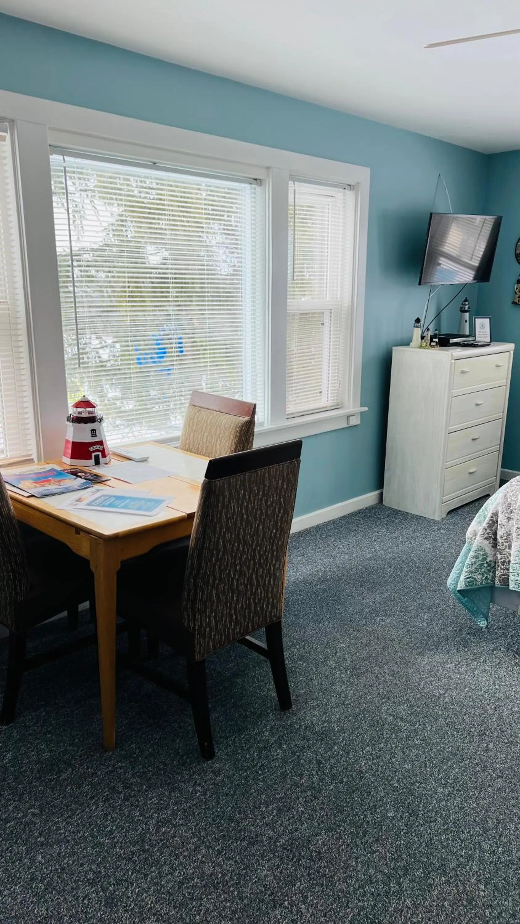 Chateau Country Inn and Captain's Cottage