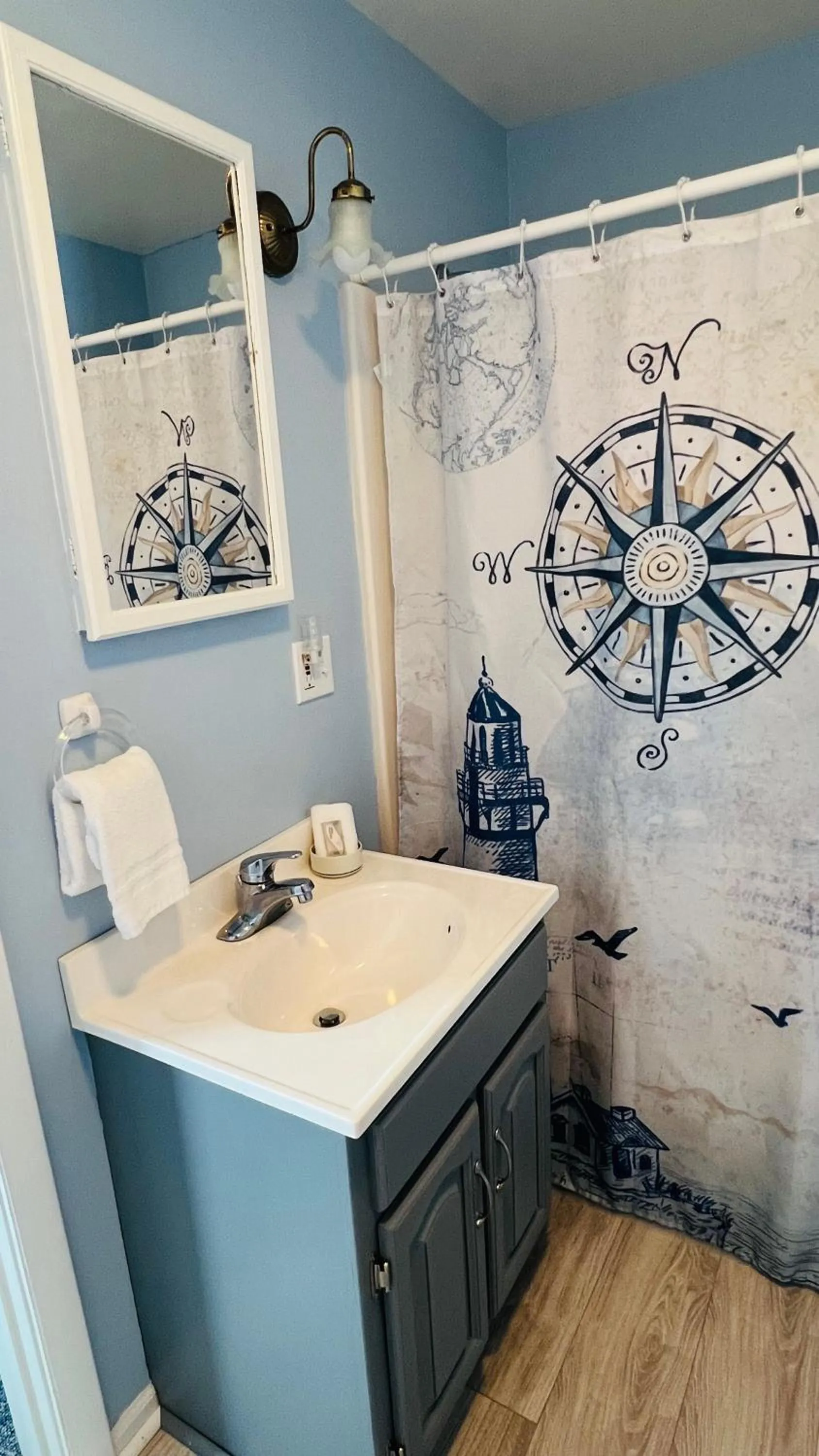 Chateau Country Inn and Captain's Cottage