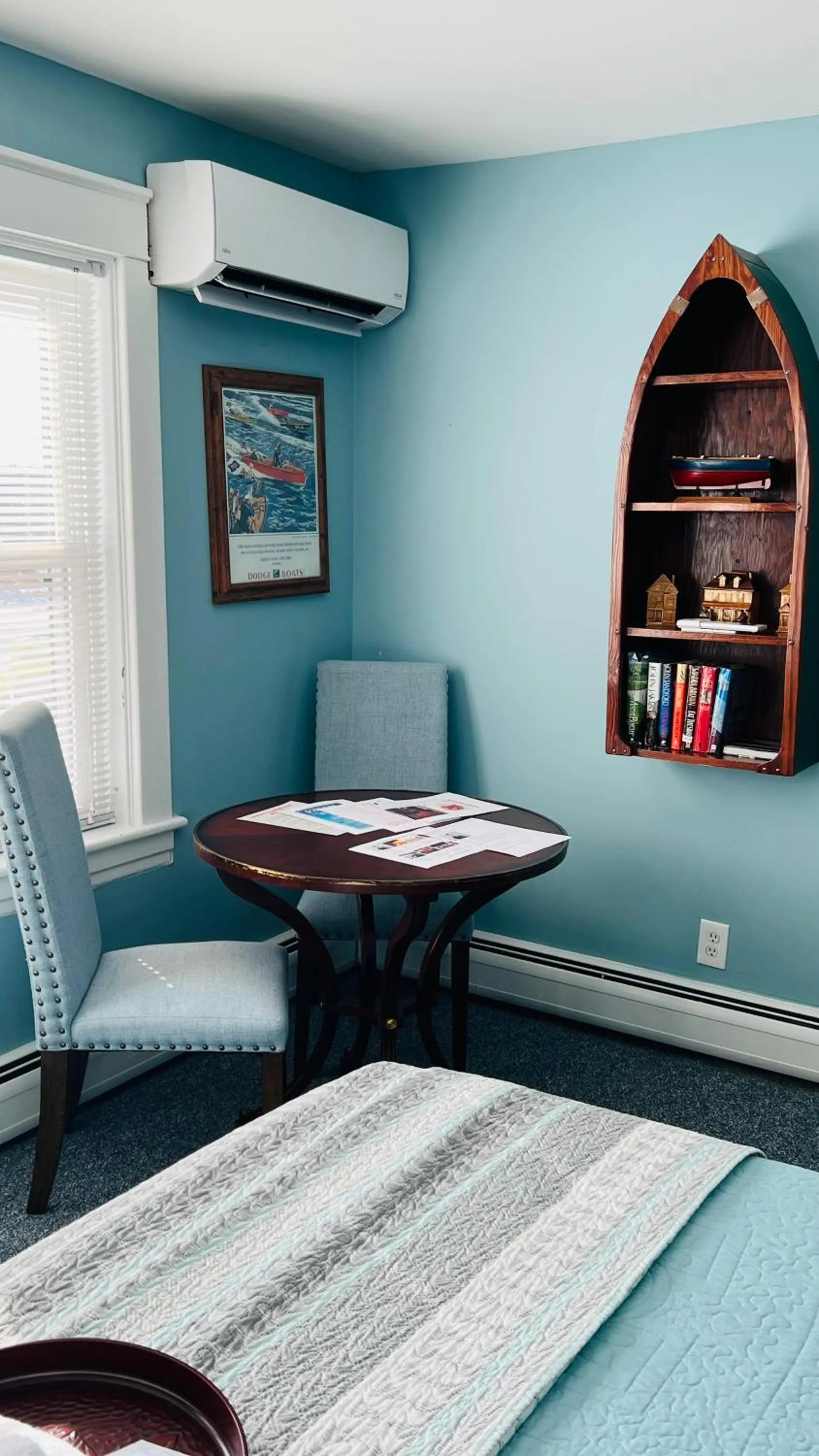 Seating area in Chateau Country Inn and Captain's Cottage