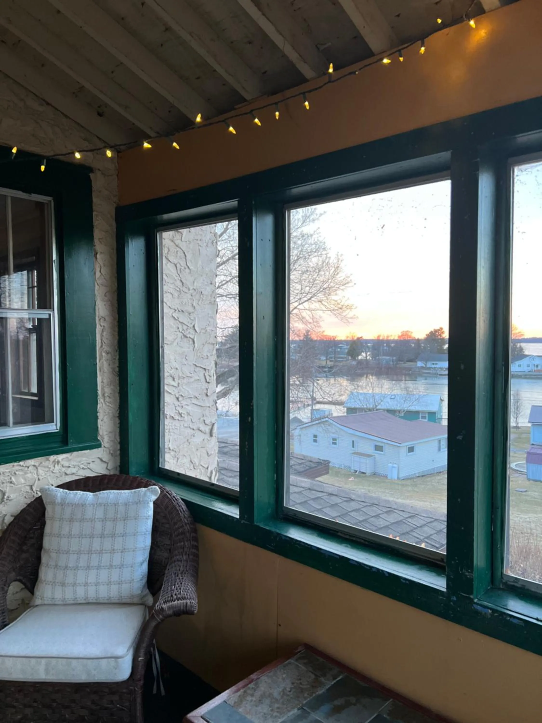 Chateau Country Inn and Captain's Cottage