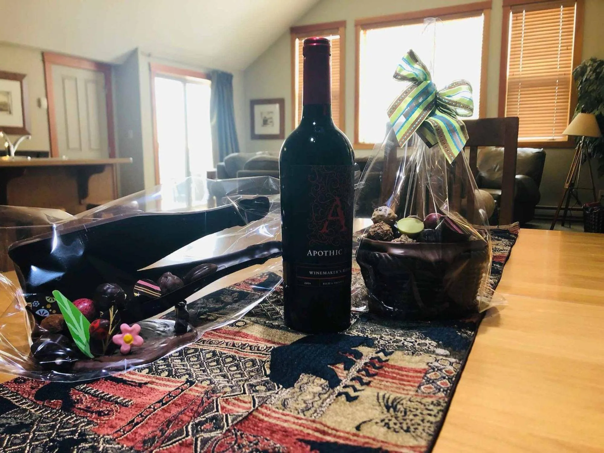 Dining area in Wanna get away next Summer and Fall at the Crossing