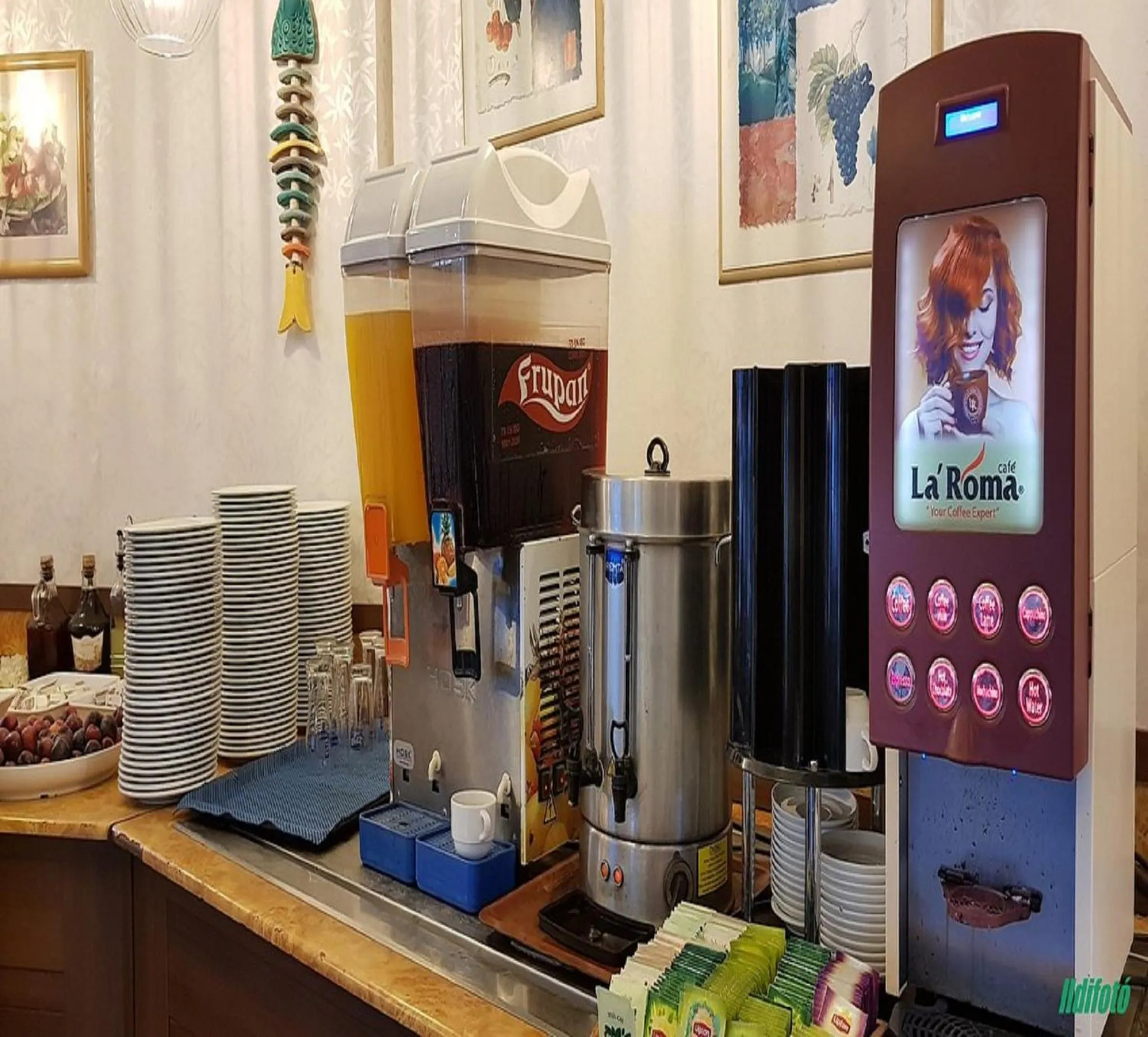 Food and drinks in Azak Hotel