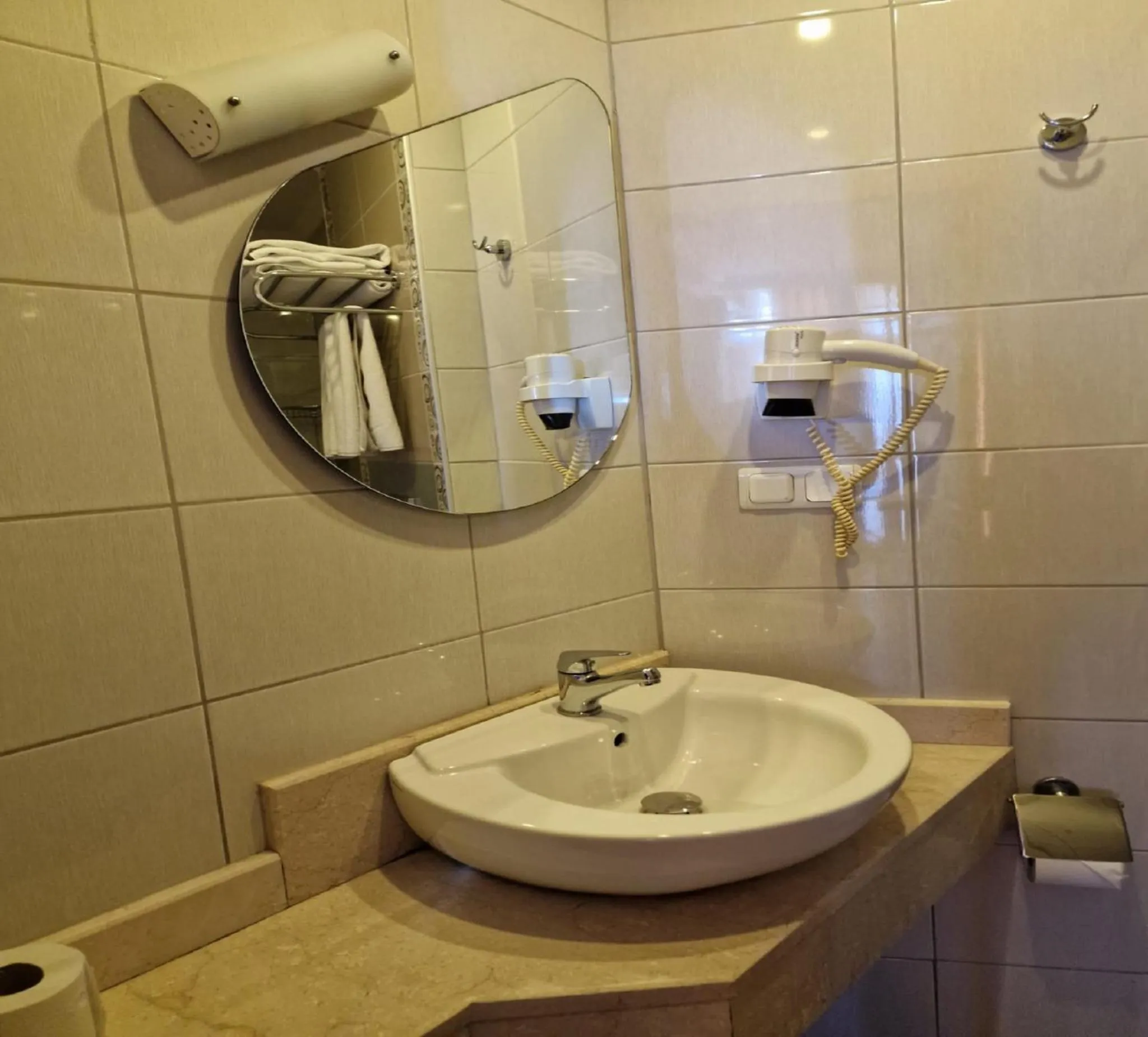 Bathroom in Azak Hotel