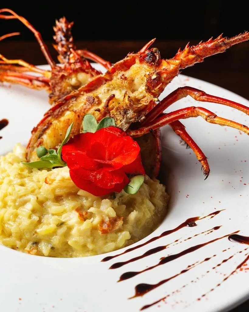 Restaurant/places to eat in Hotel Villa Salvador