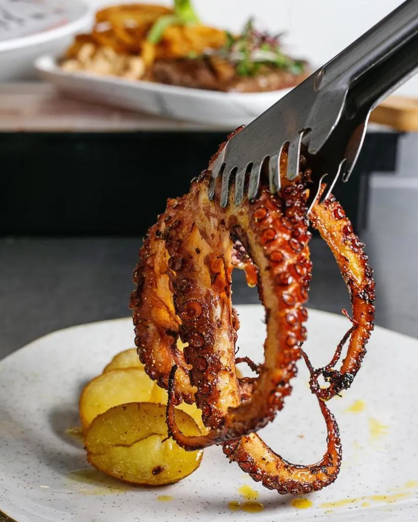 Restaurant/places to eat in Hotel Villa Salvador