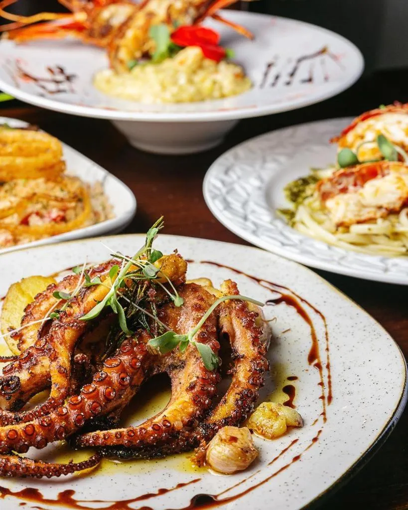 Restaurant/places to eat in Hotel Villa Salvador