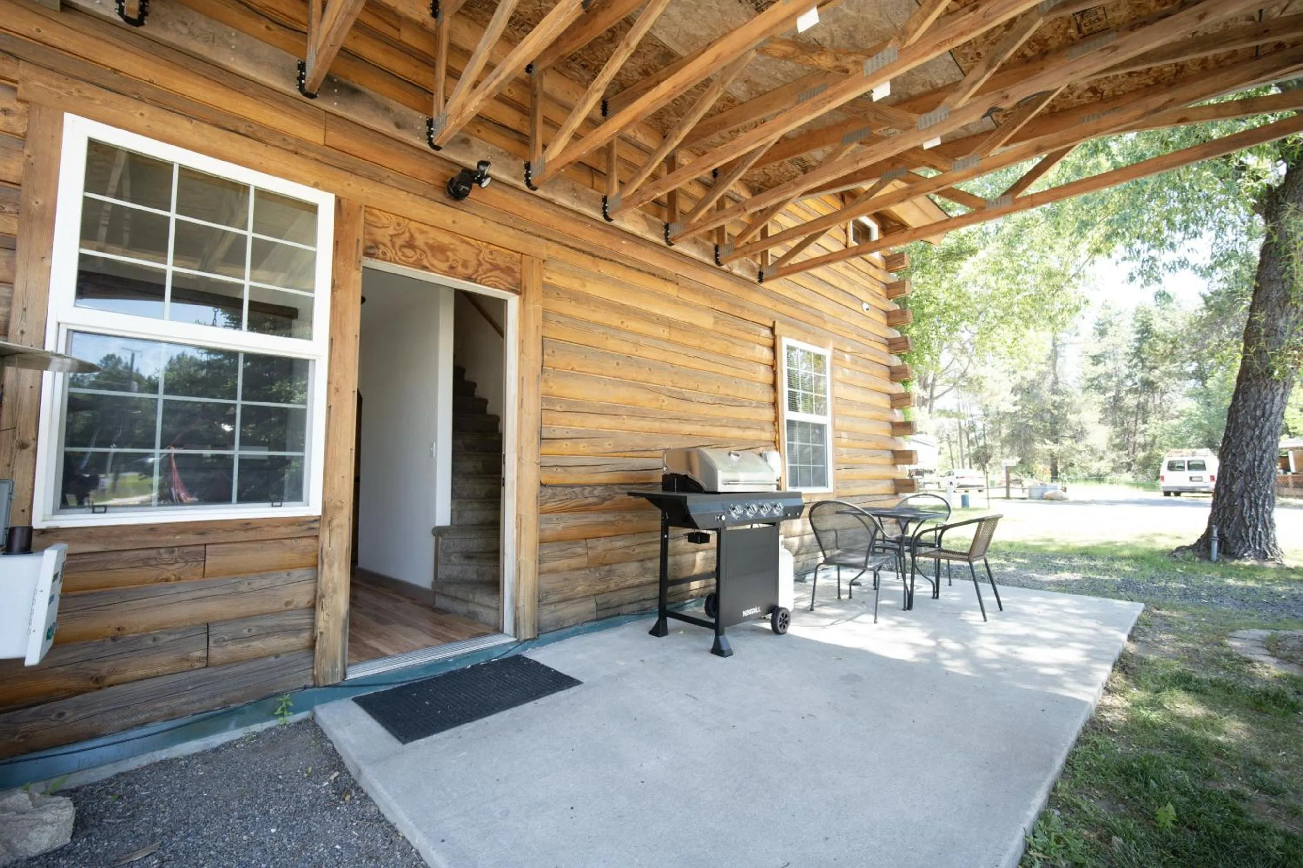Patio in Alpine Lodge Hotel