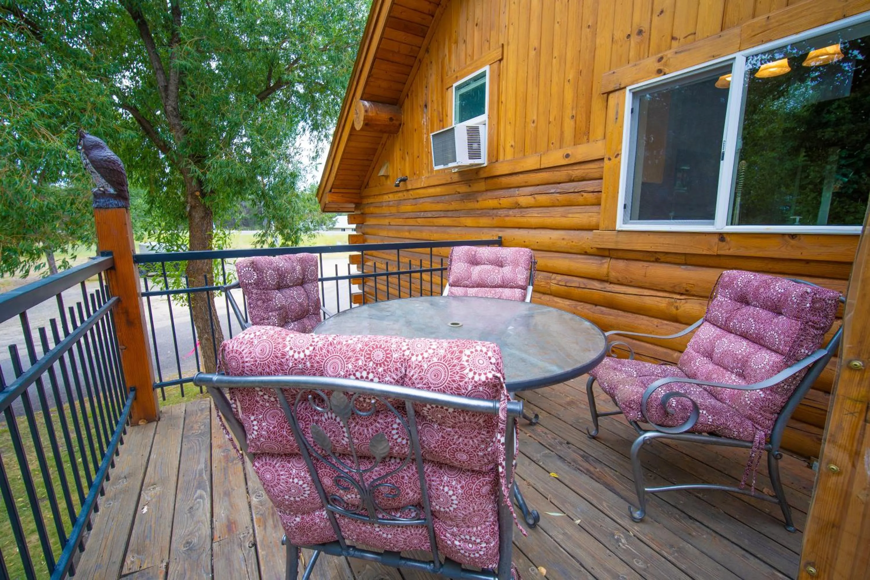 Patio in Alpine Lodge Hotel