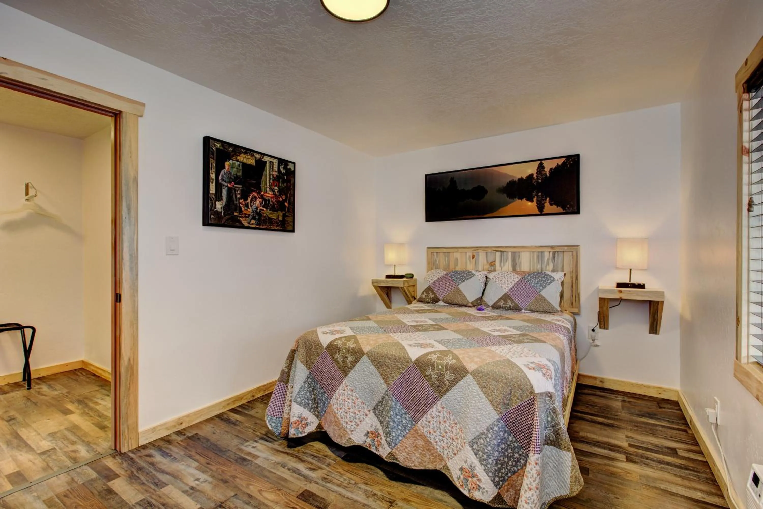 Bed in Alpine Lodge Hotel