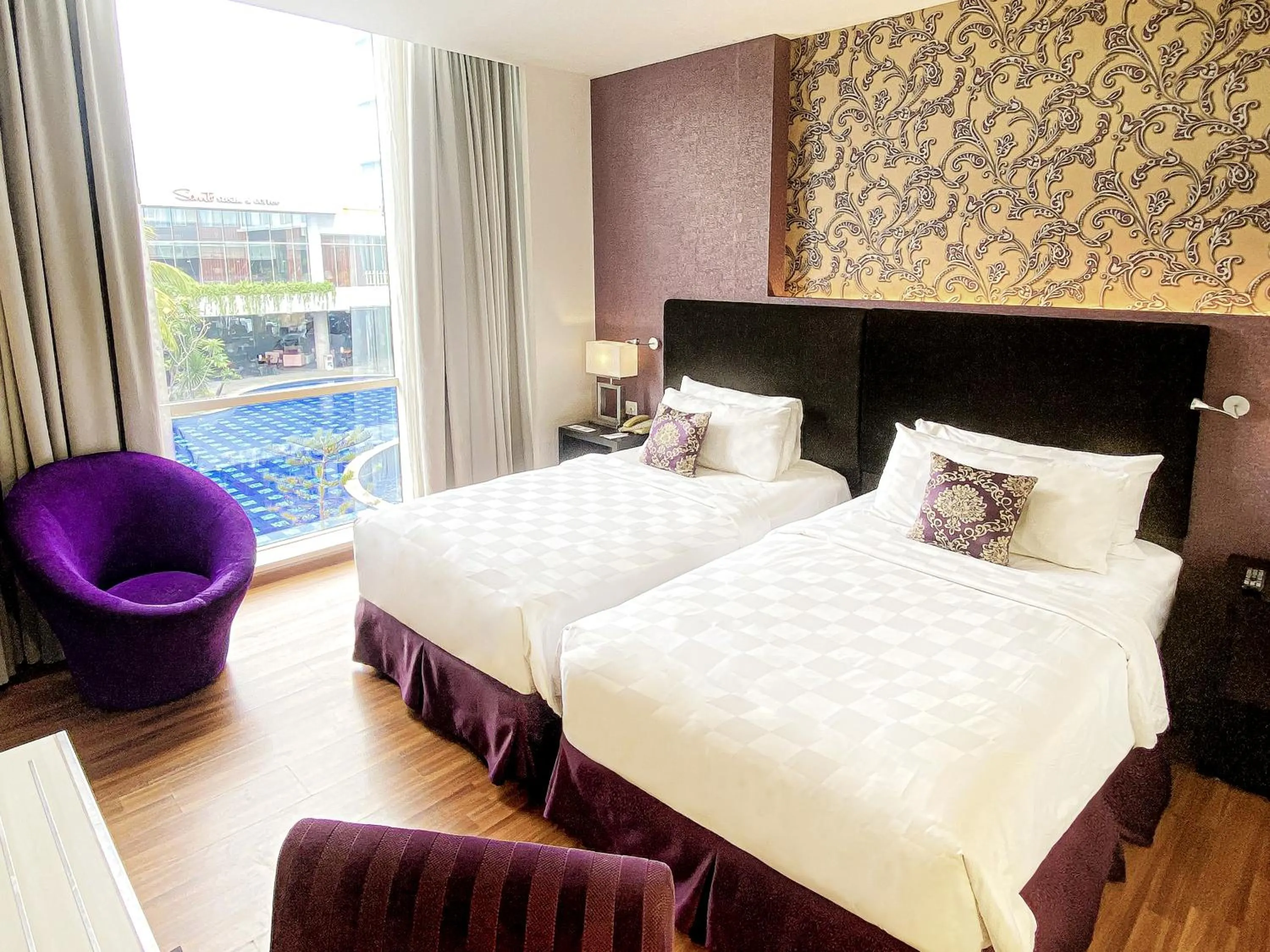 Twin Room with Pool View in FUGO Hotel Banjarmasin