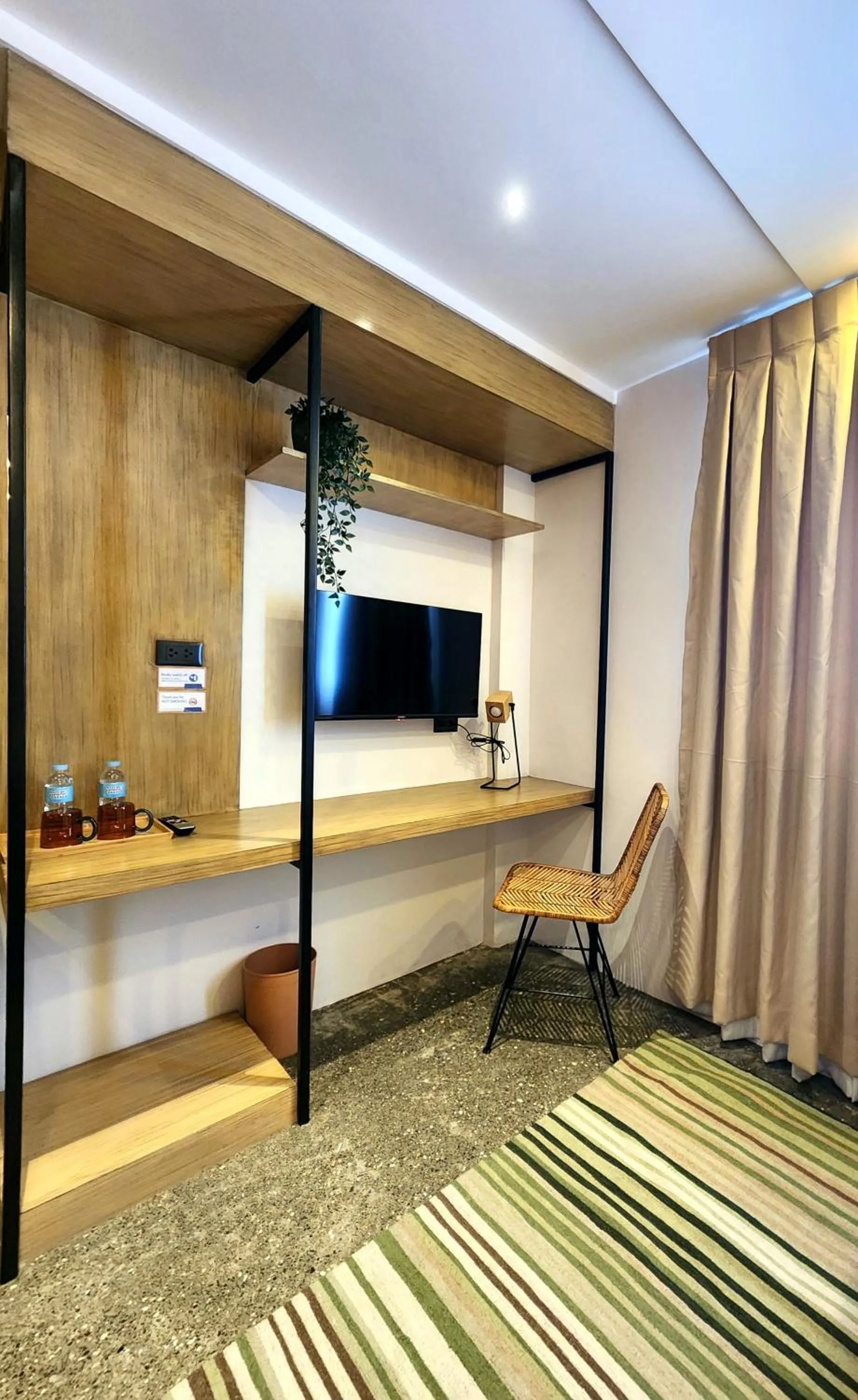 Property building in Prince Express Inn