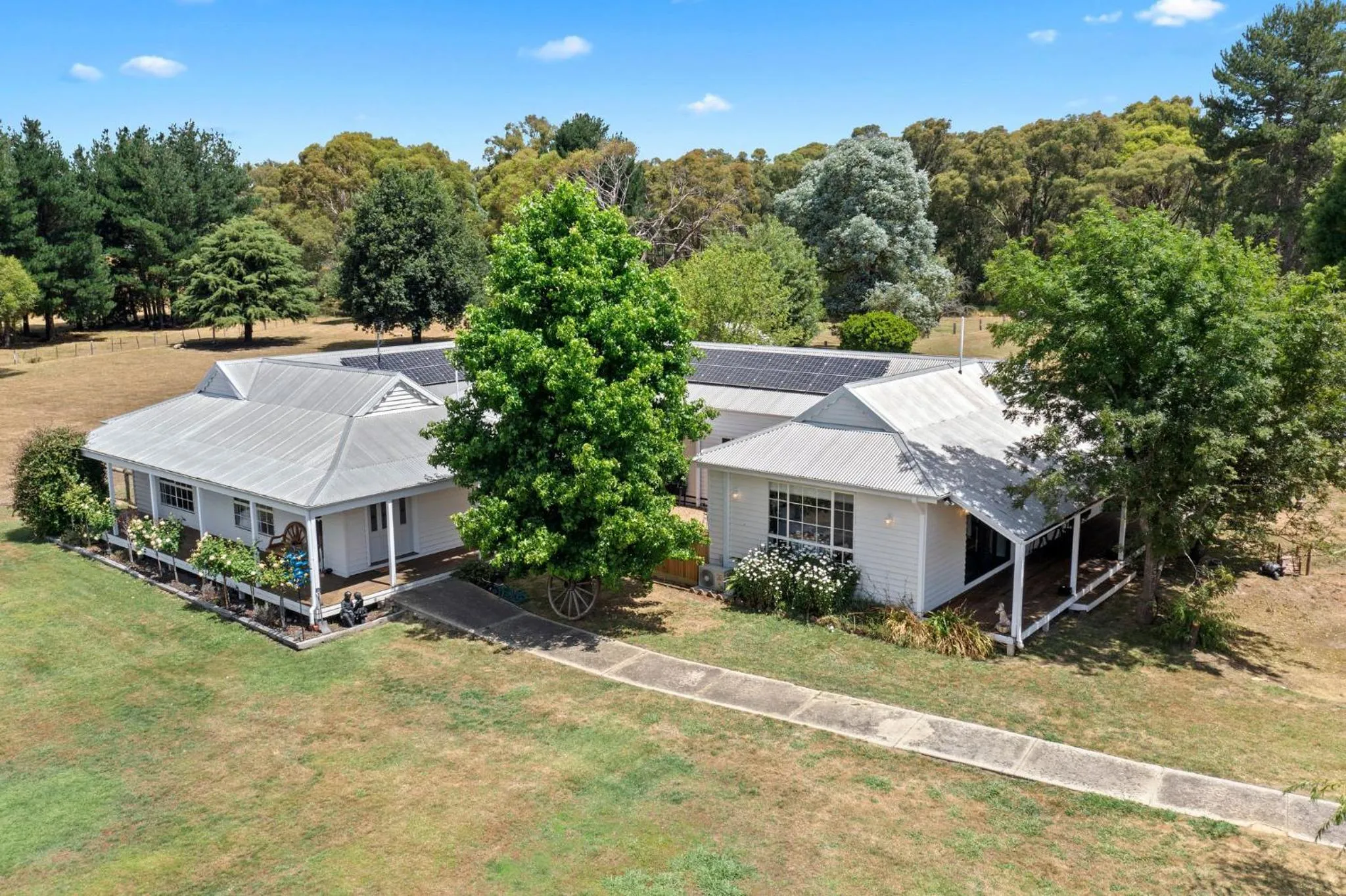 Property building in Tell Tales Bed & Breakfast