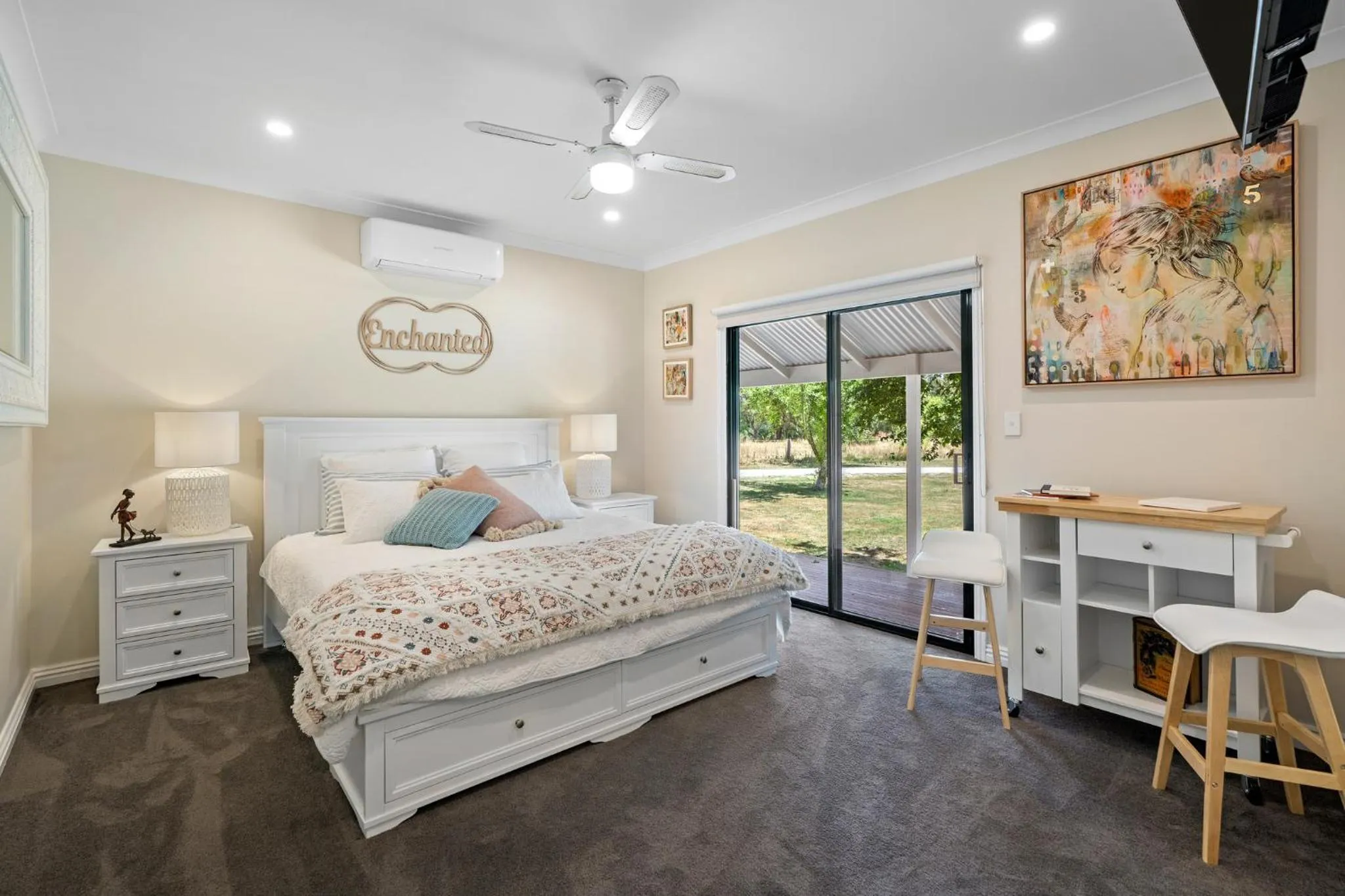 Photo of the whole room, Bed in Tell Tales Bed & Breakfast