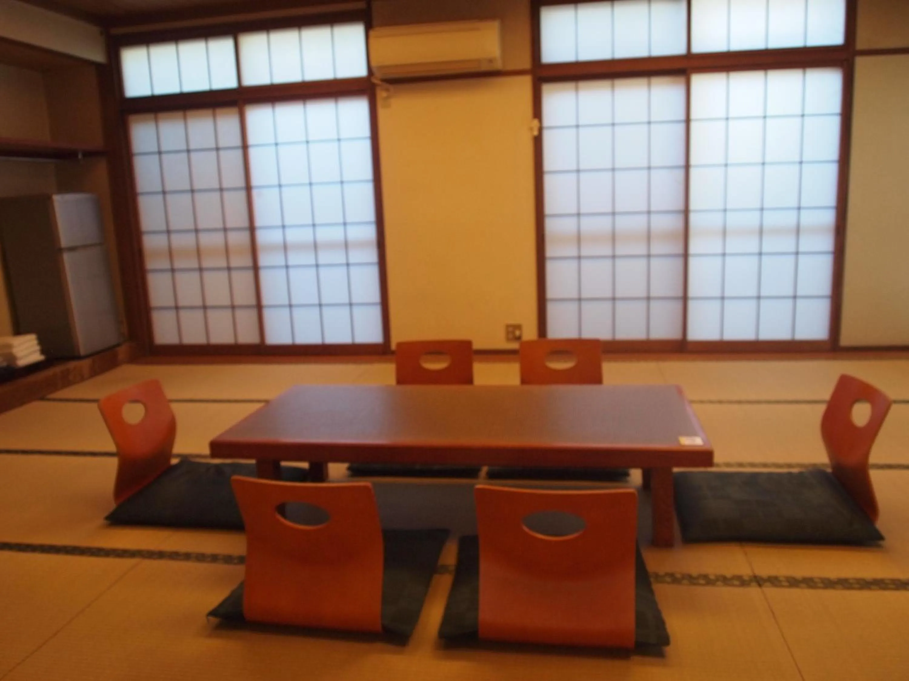 Photo of the whole room in Senkei Plaza