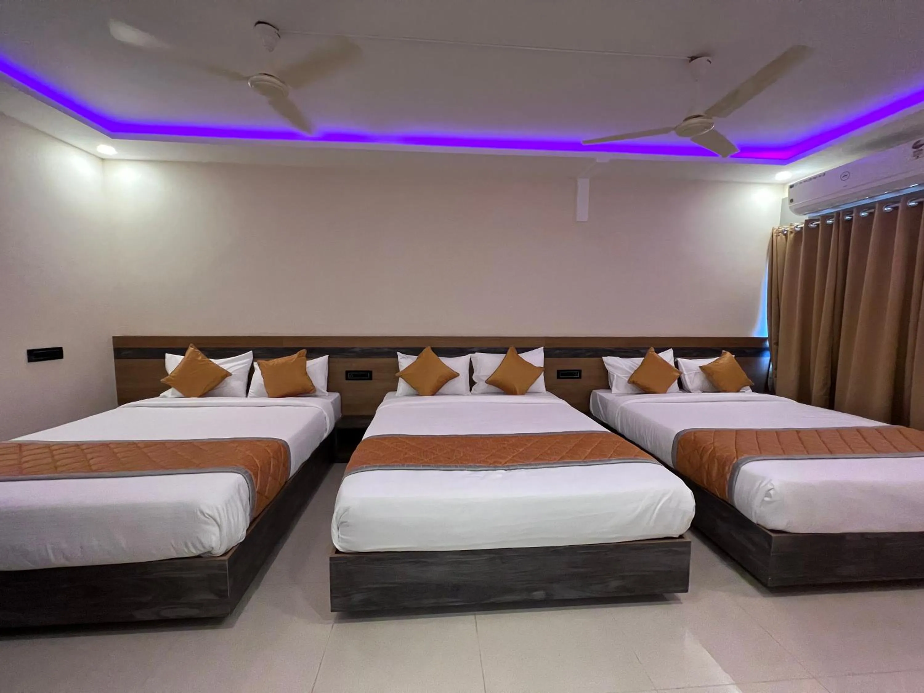 Bed in Hotel Mangalore Stay INN