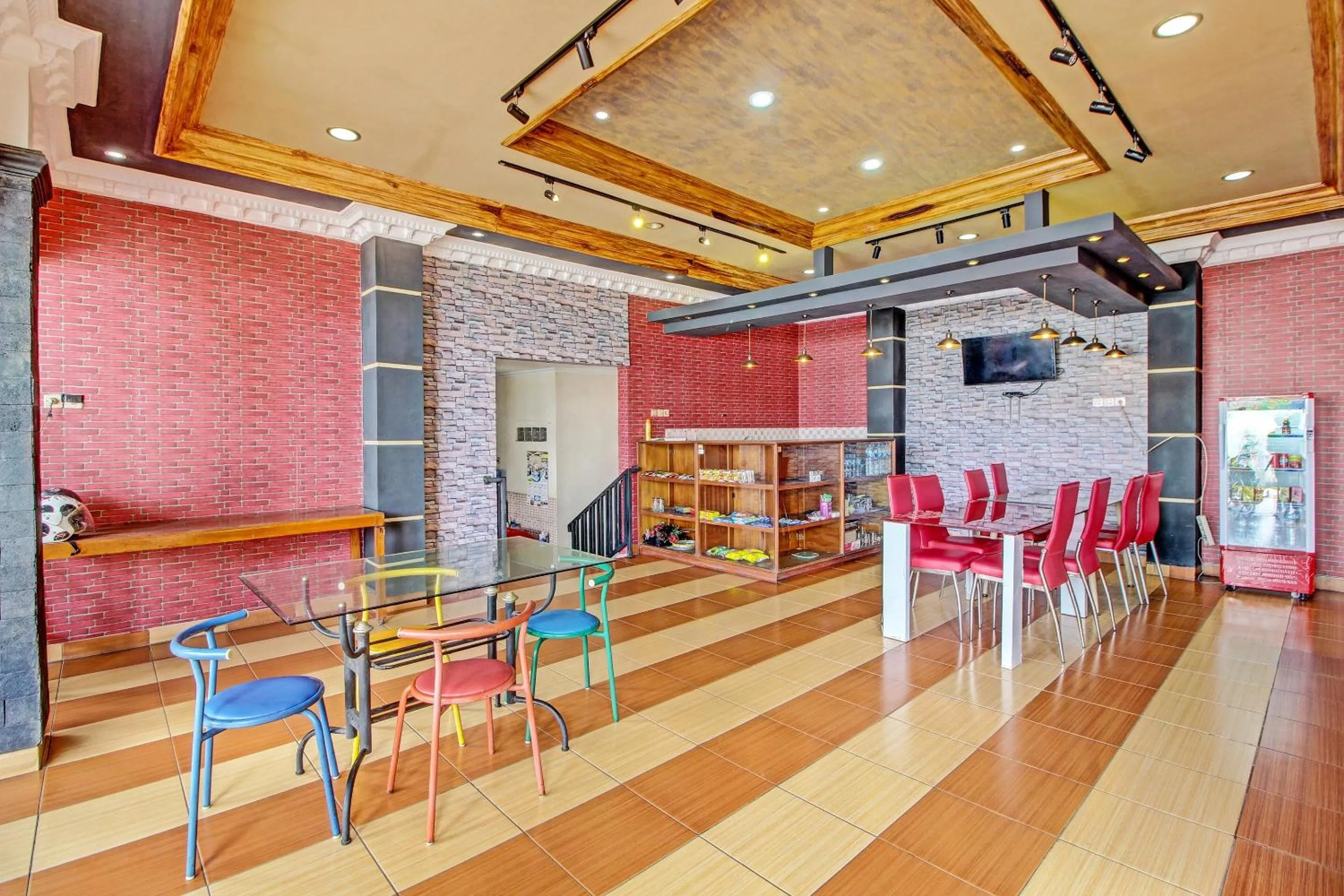 Lobby or reception in Collection O 92242 Hotel Tanjung Emas