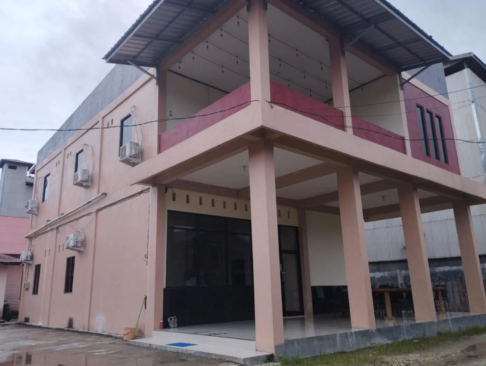 Facade/entrance in Hotel O Fanilly Guest House MarabahanNearJembatan Rumpiang
