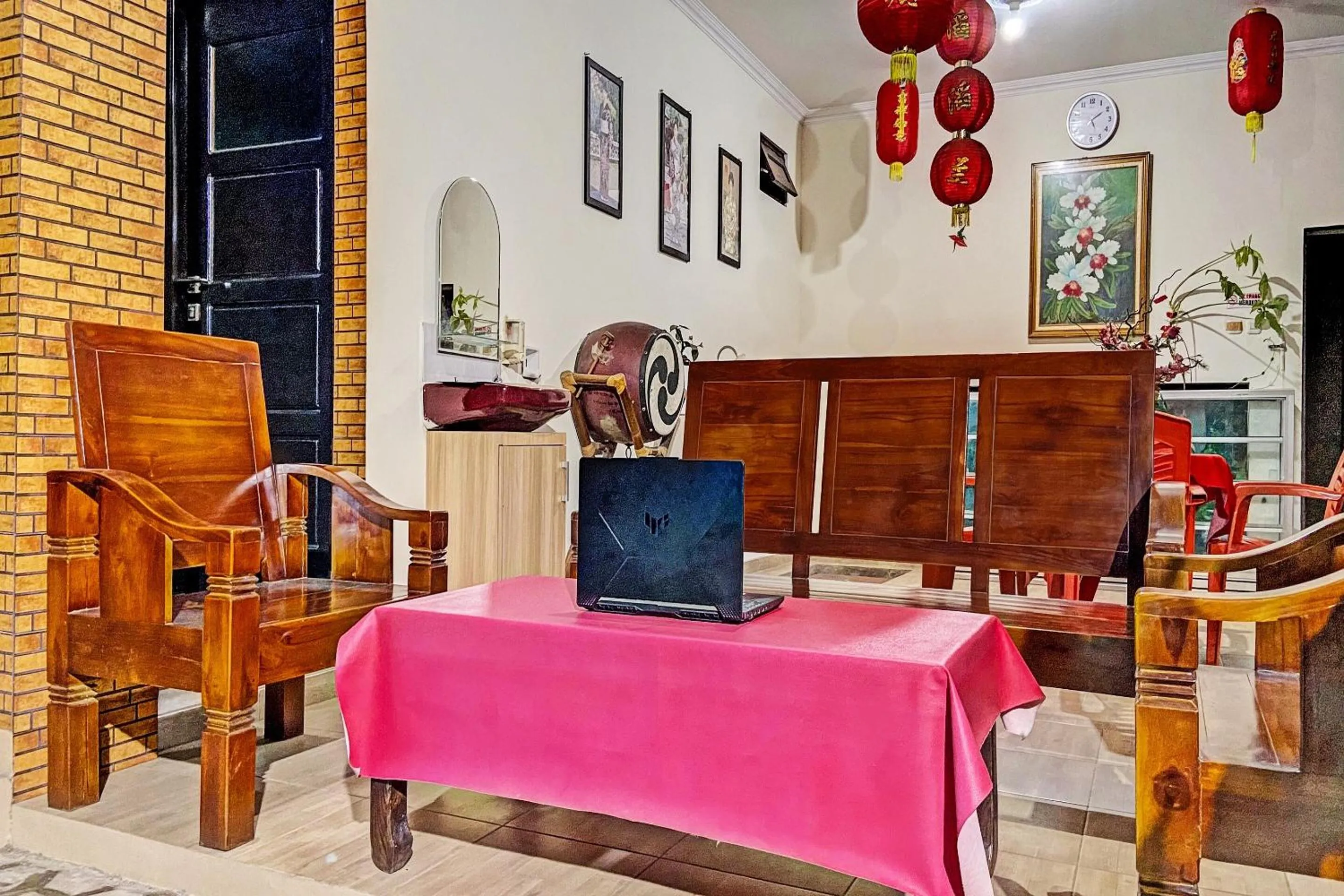 Lobby or reception in Hotel O Mariko's House