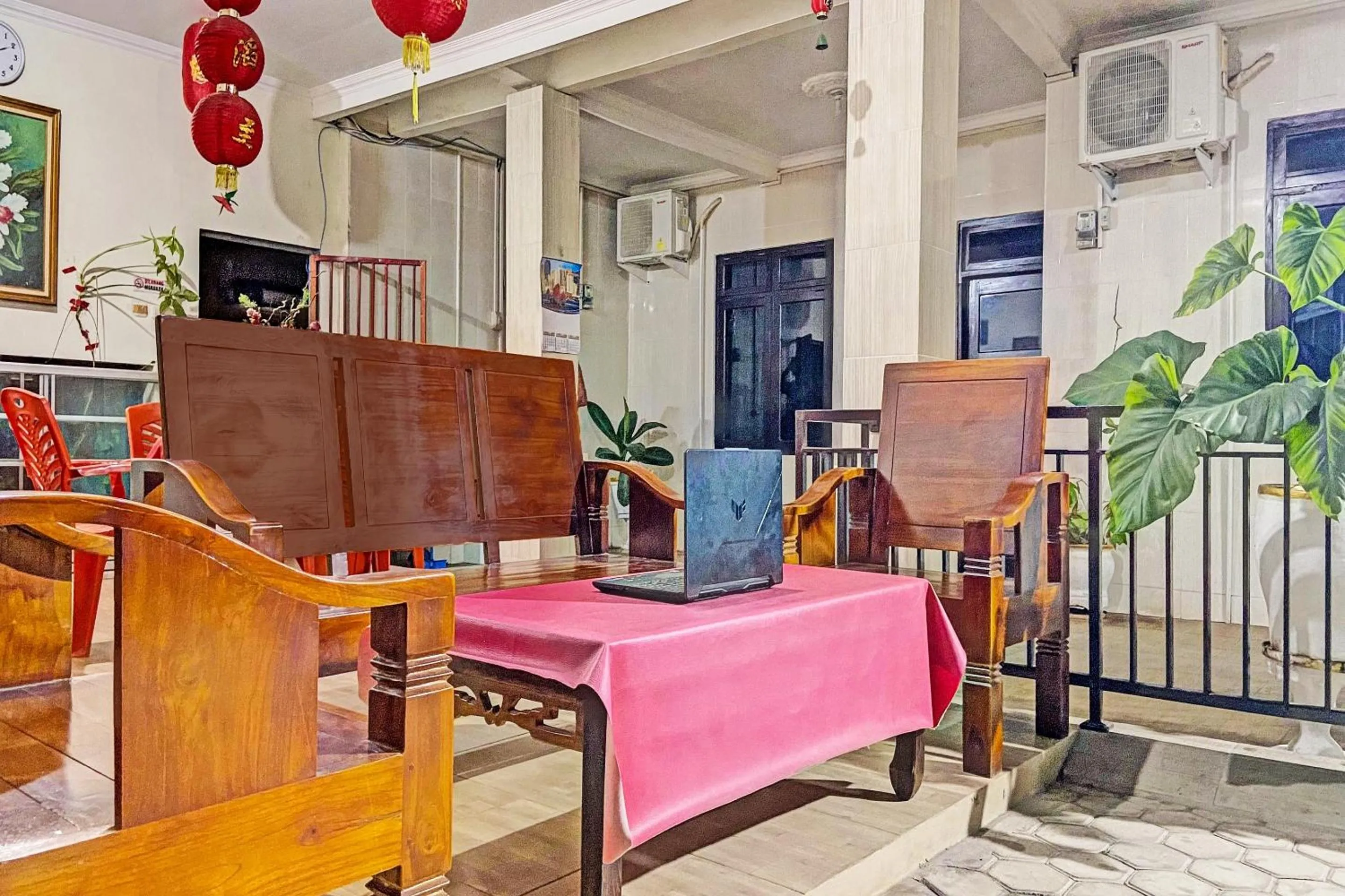 Lobby or reception in Hotel O Mariko's House