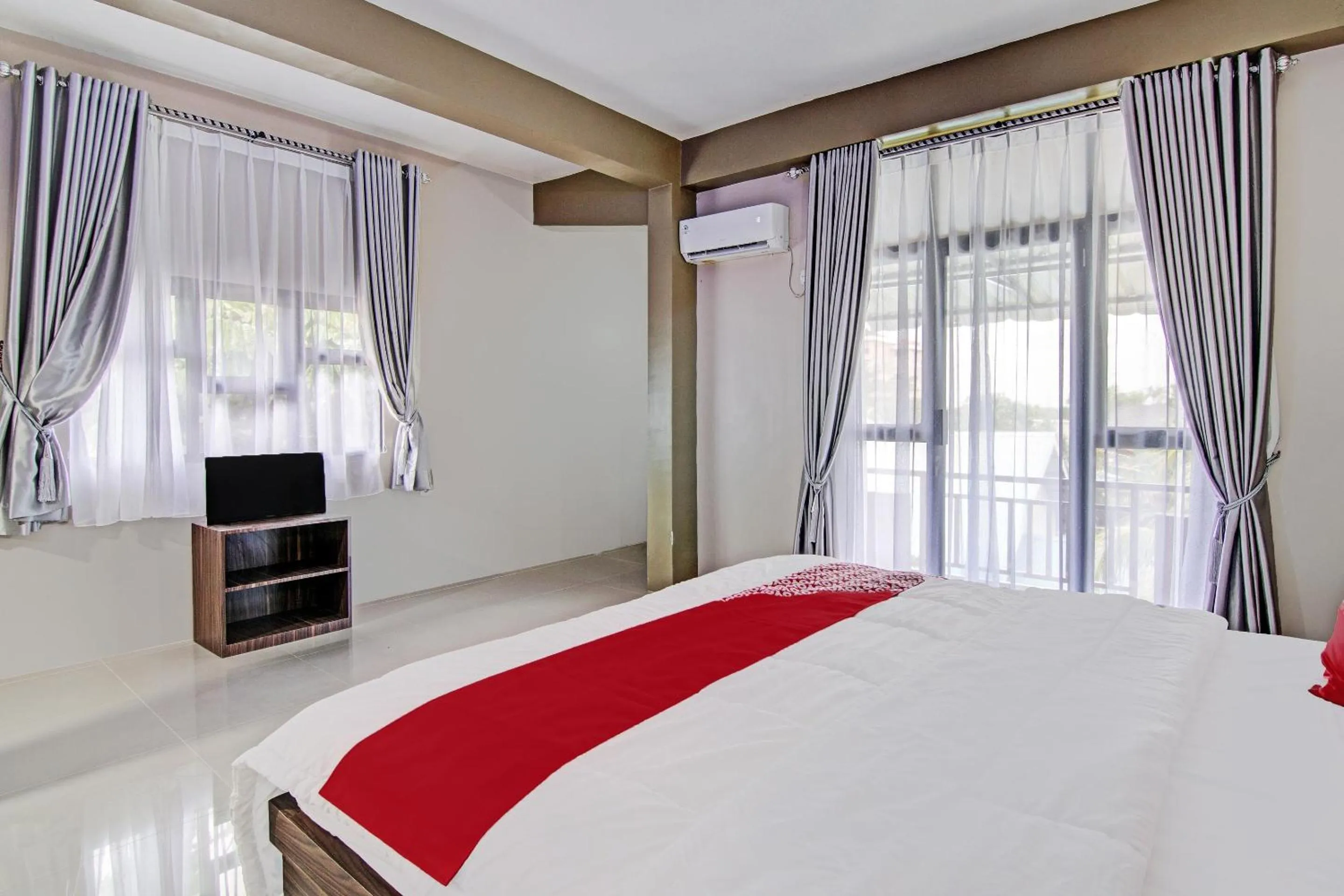 Bedroom, Bed in Hotel O Penginapan Thoybah Syariah Near Pondok Pesantren UMAR BIN KHATAB km 9 garuda sakti