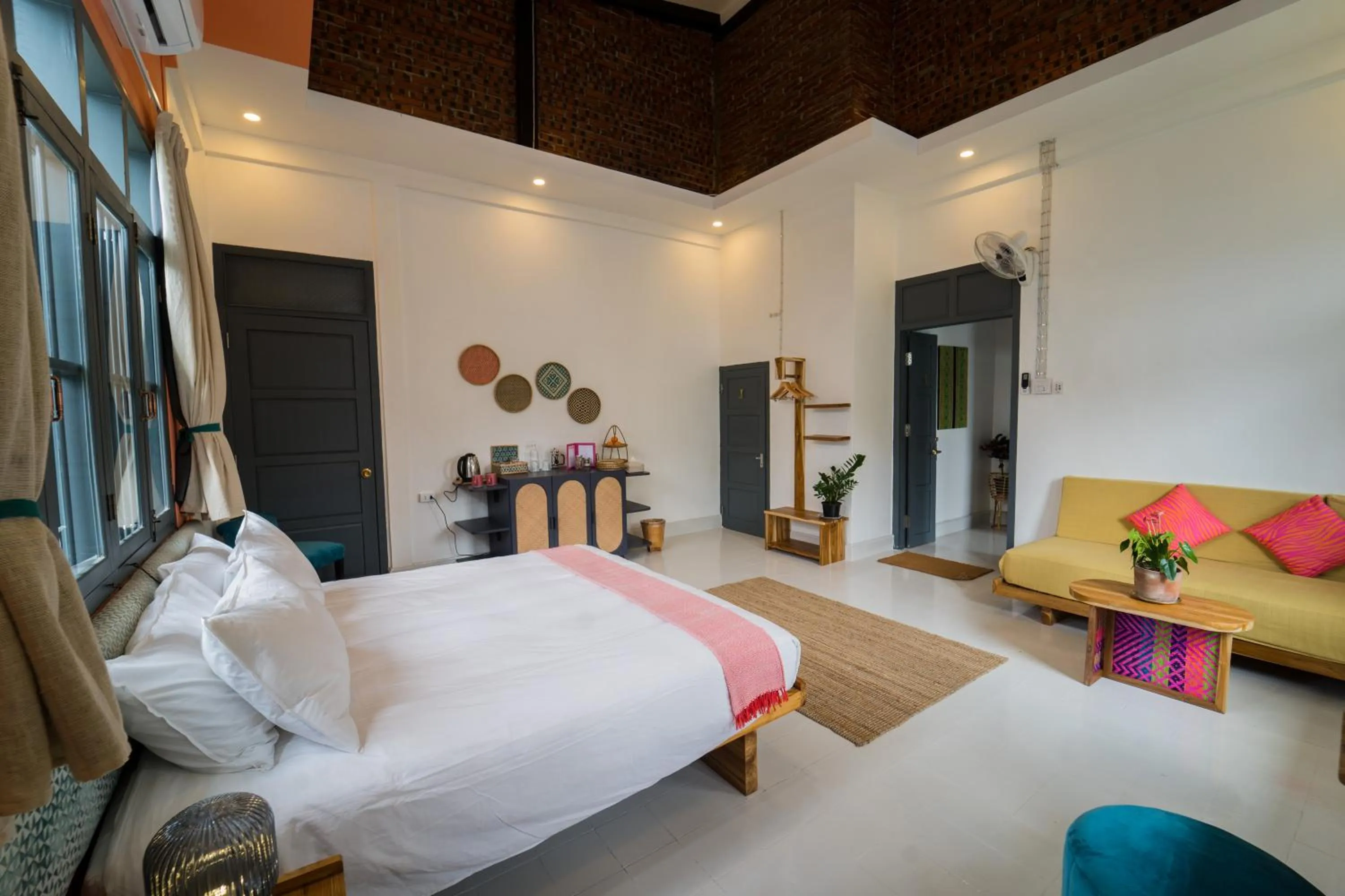 Photo of the whole room, Bed in Baan Pila