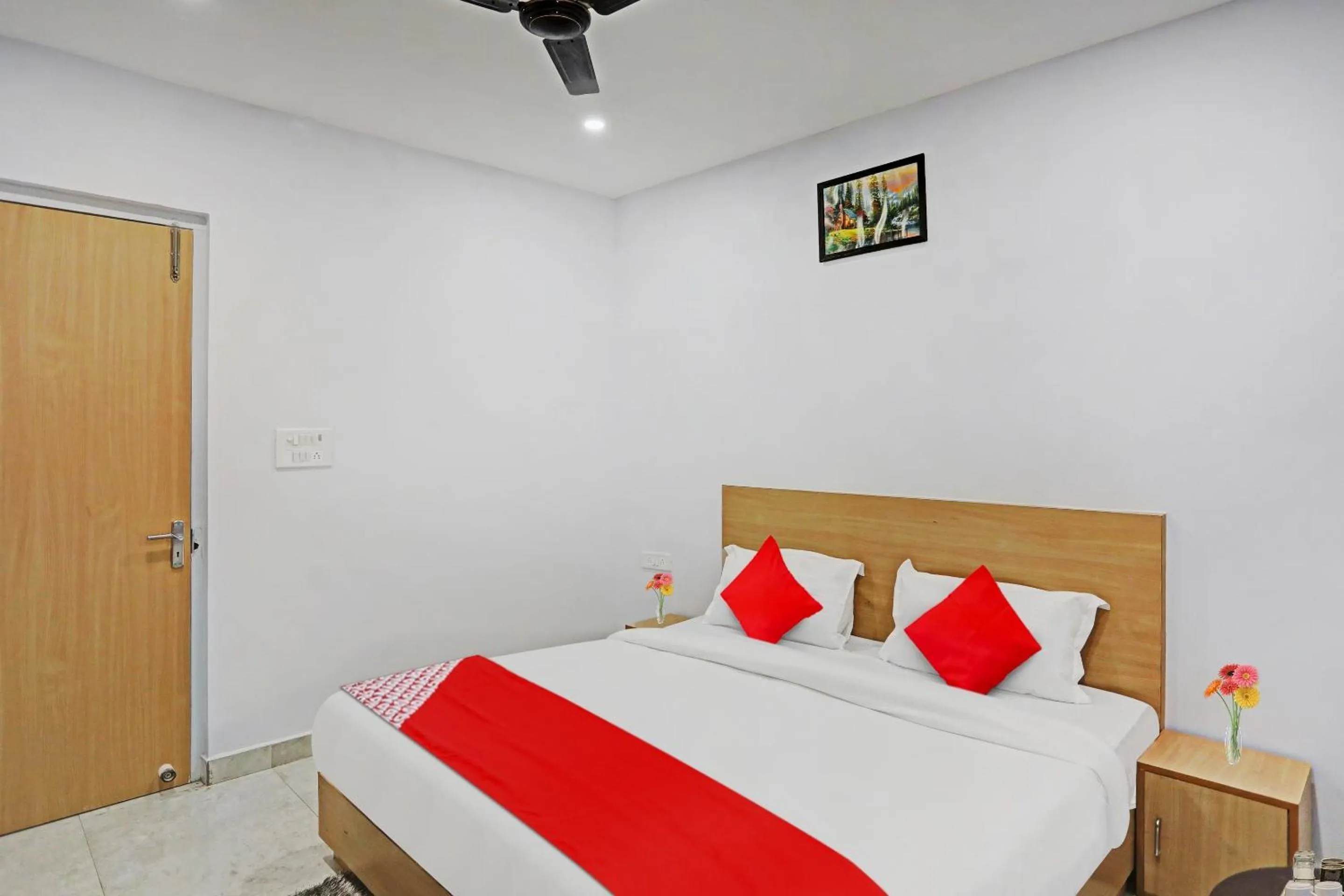 Bedroom, Bed in Hotel O Athrav Inn