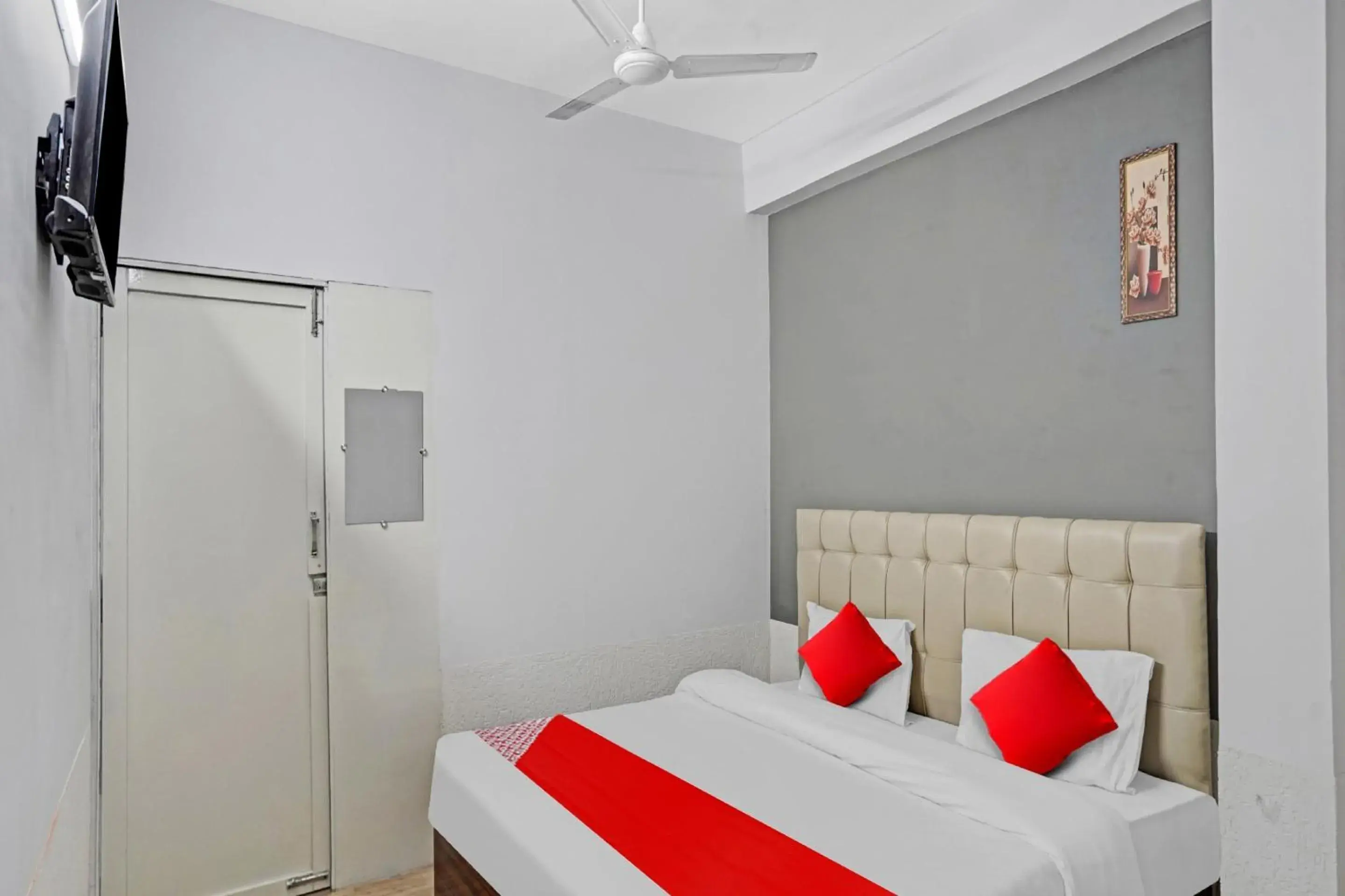 Hotel O Mr Crown Inn To Inn Hotel O Mr Crown Inn To Inn