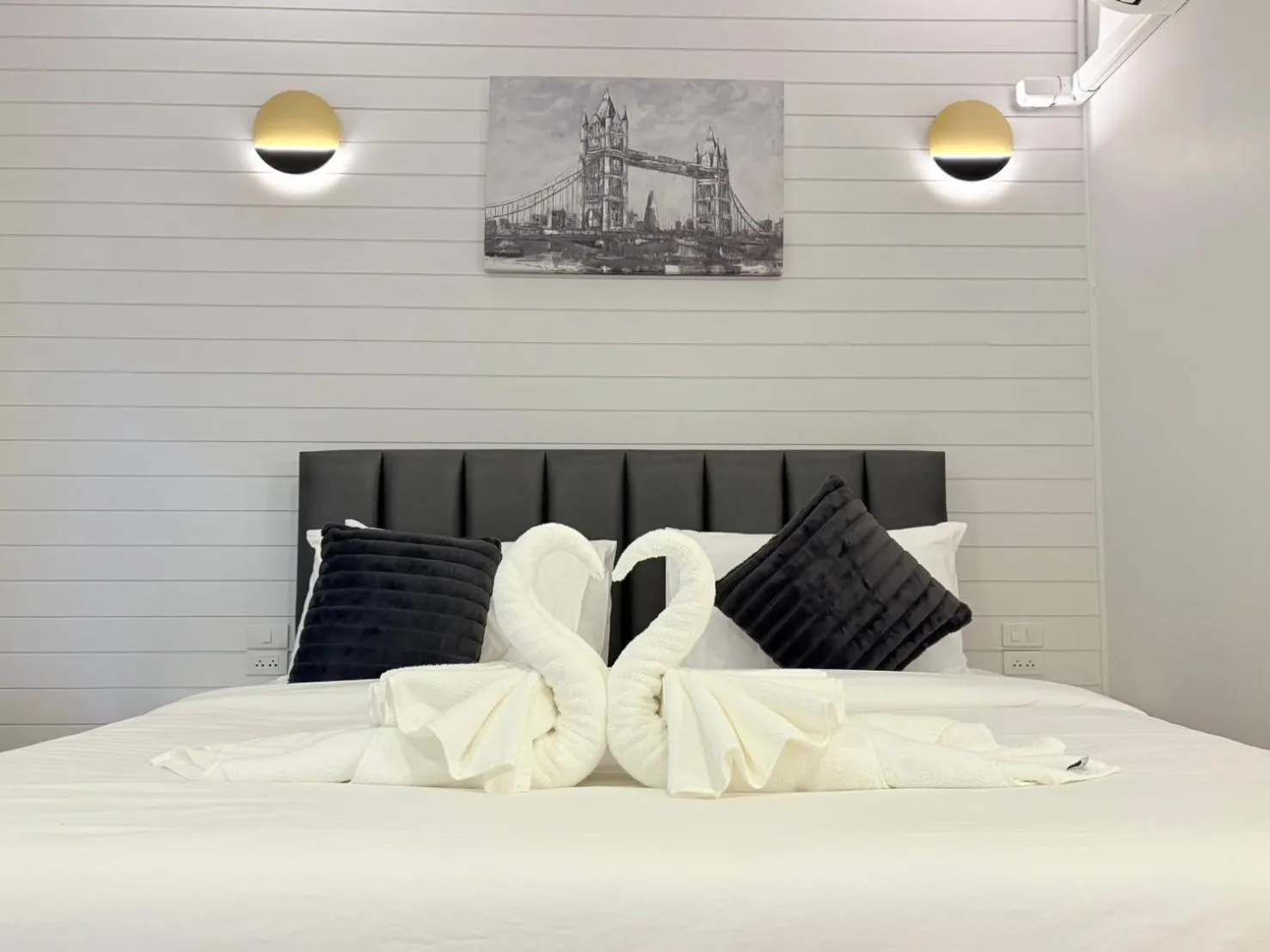 Photo of the whole room, Bed in IP PLUS BEACH RESORT Koh Larn