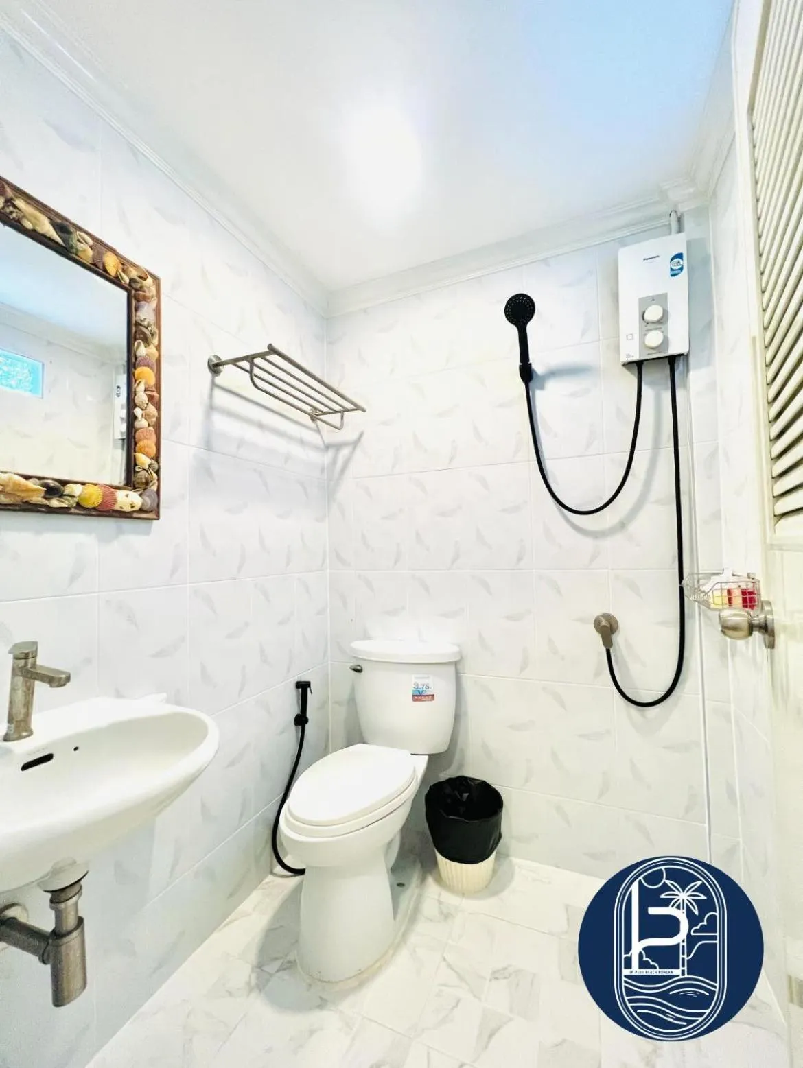 Bathroom in IP PLUS BEACH RESORT Koh Larn