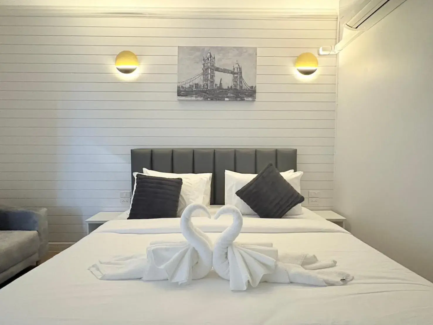 Superior Queen Room in IP PLUS BEACH RESORT Koh Larn Superior Queen Room in IP PLUS BEACH RESORT Koh Larn