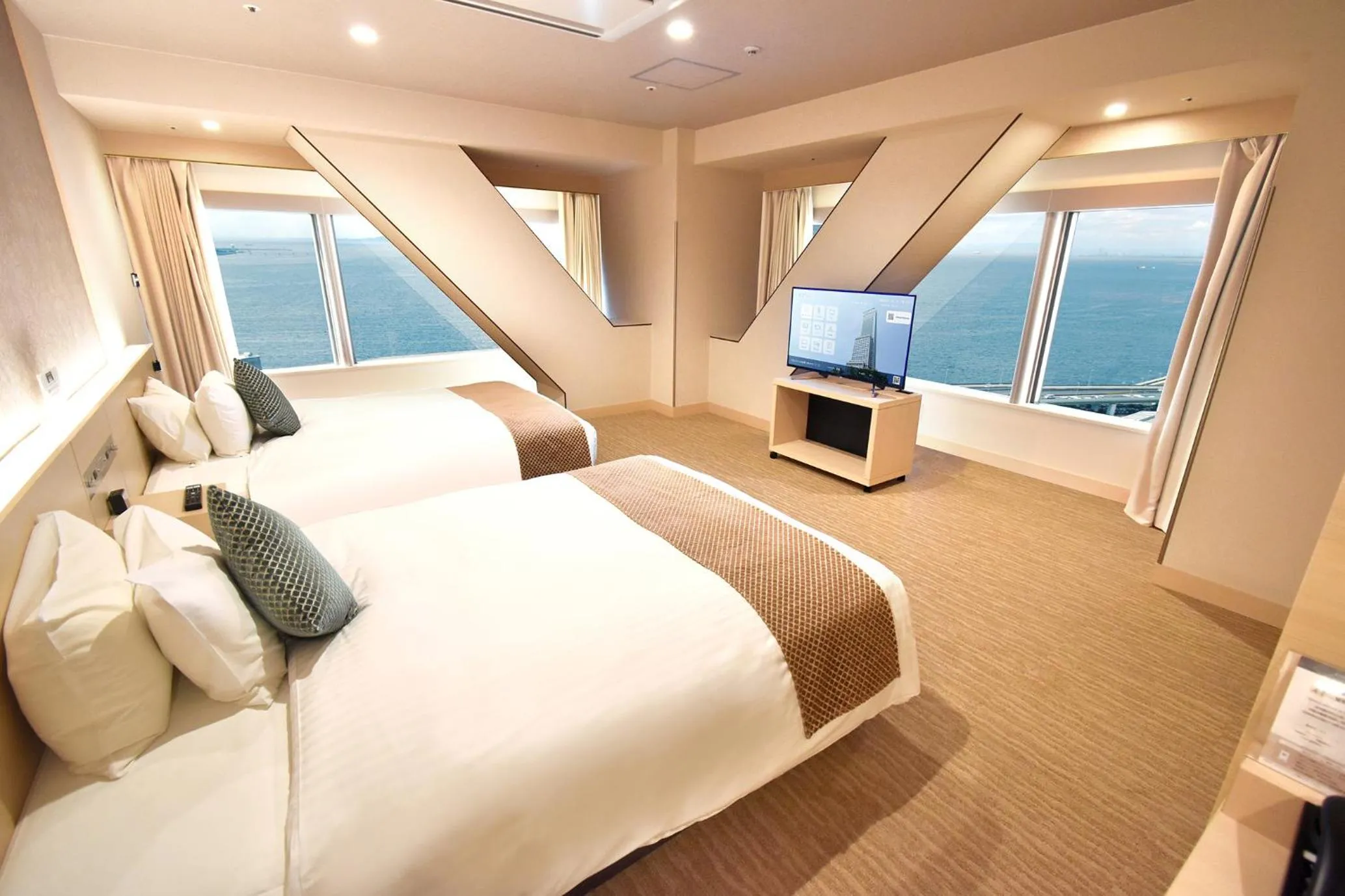 Photo of the whole room, Bed in Odysis Suites Osaka Airport Hotel