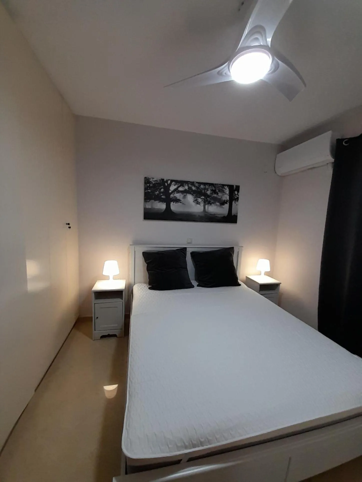 Bed in Beautiful house with great castle view!