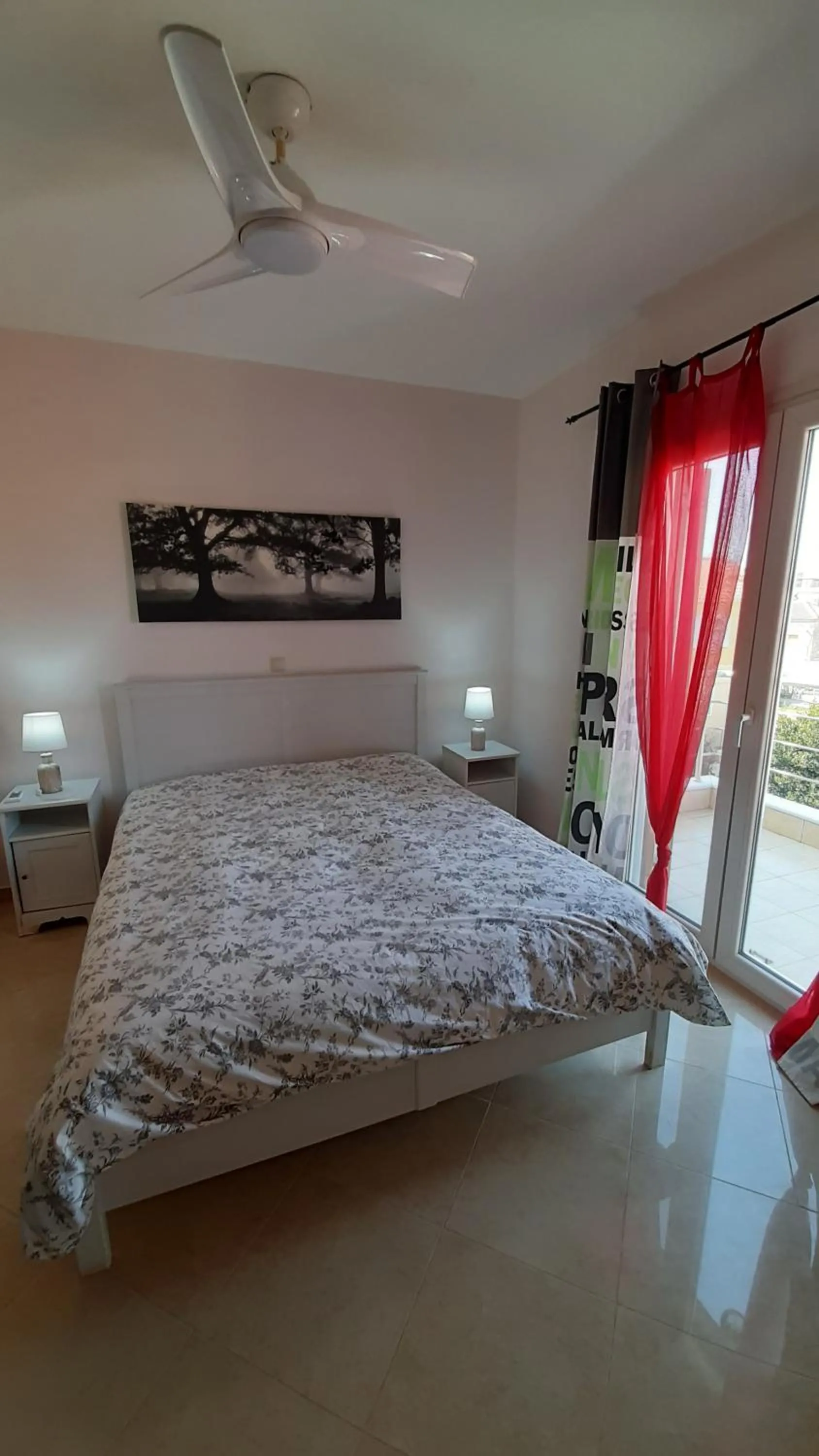 Bed in Beautiful house with great castle view!