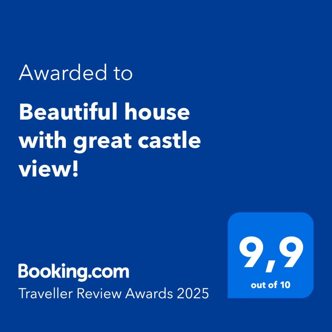 Beautiful house with great castle view!