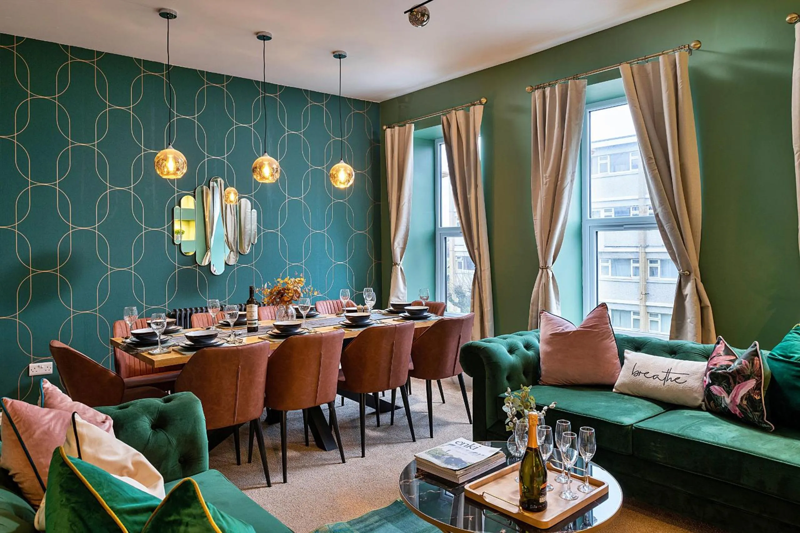 Restaurant/places to eat in Finest Retreats - Peace Retreats Penthouse