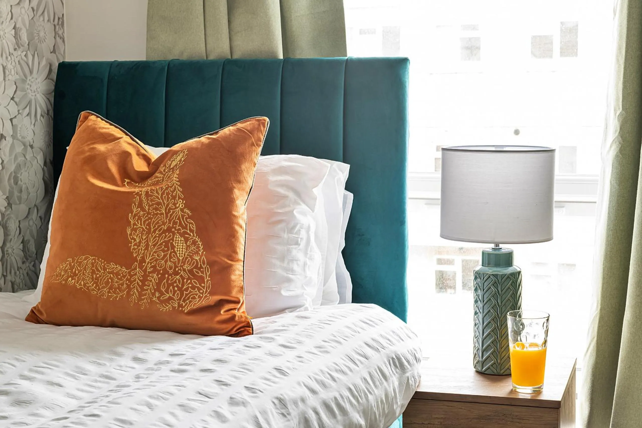 Bed in Finest Retreats - Peace Retreats Penthouse