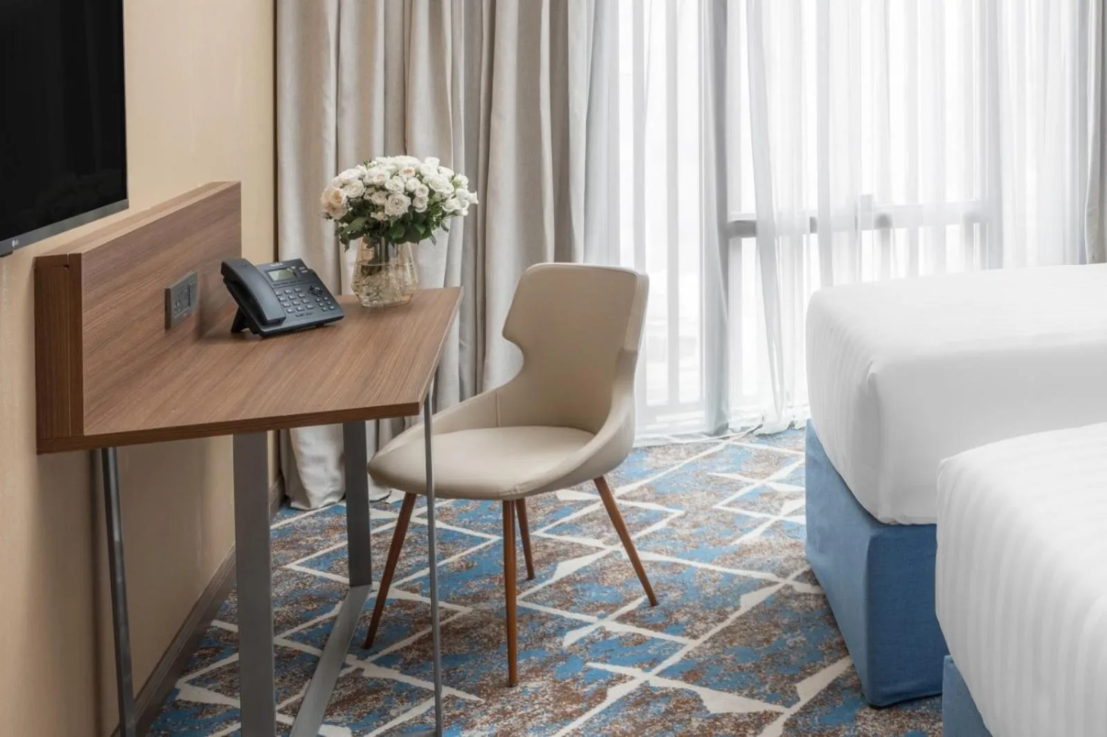 furniture, Bed in Three Pearls Musalli Hotel