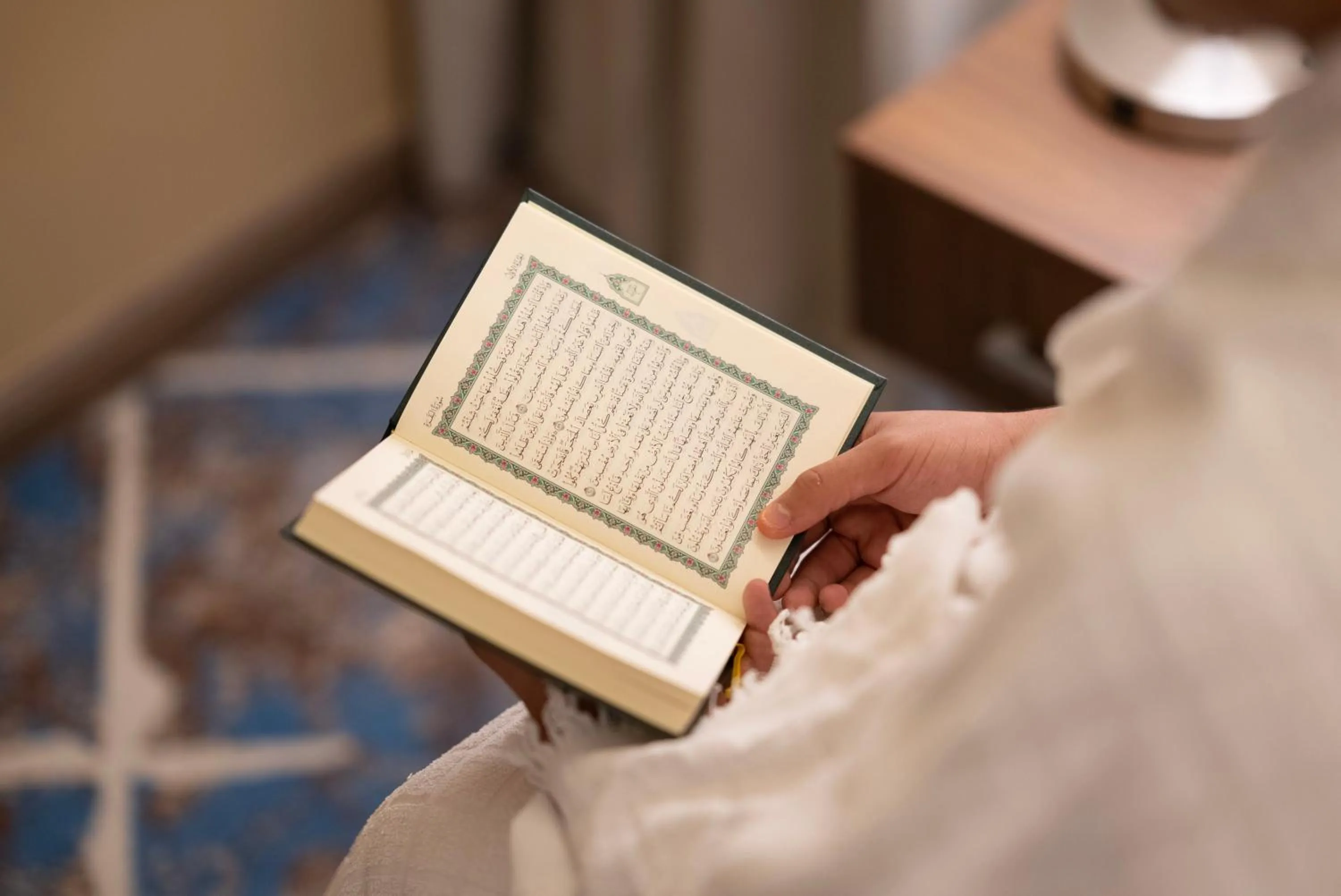 Guests in Three Pearls Musalli Hotel