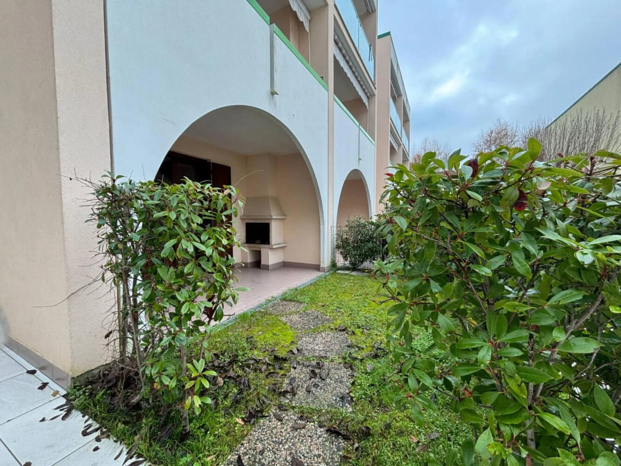 Flat for seven guests in residence with pool