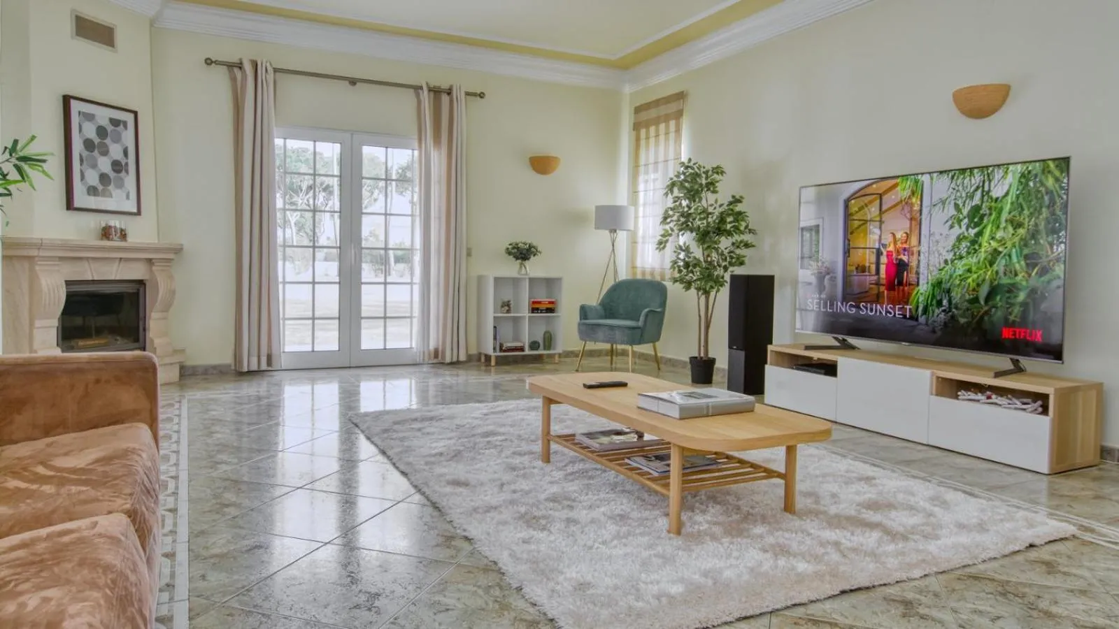 TV and multimedia in 8-Bed Villa in Vilamoura-Sleeps-Playground-Pool