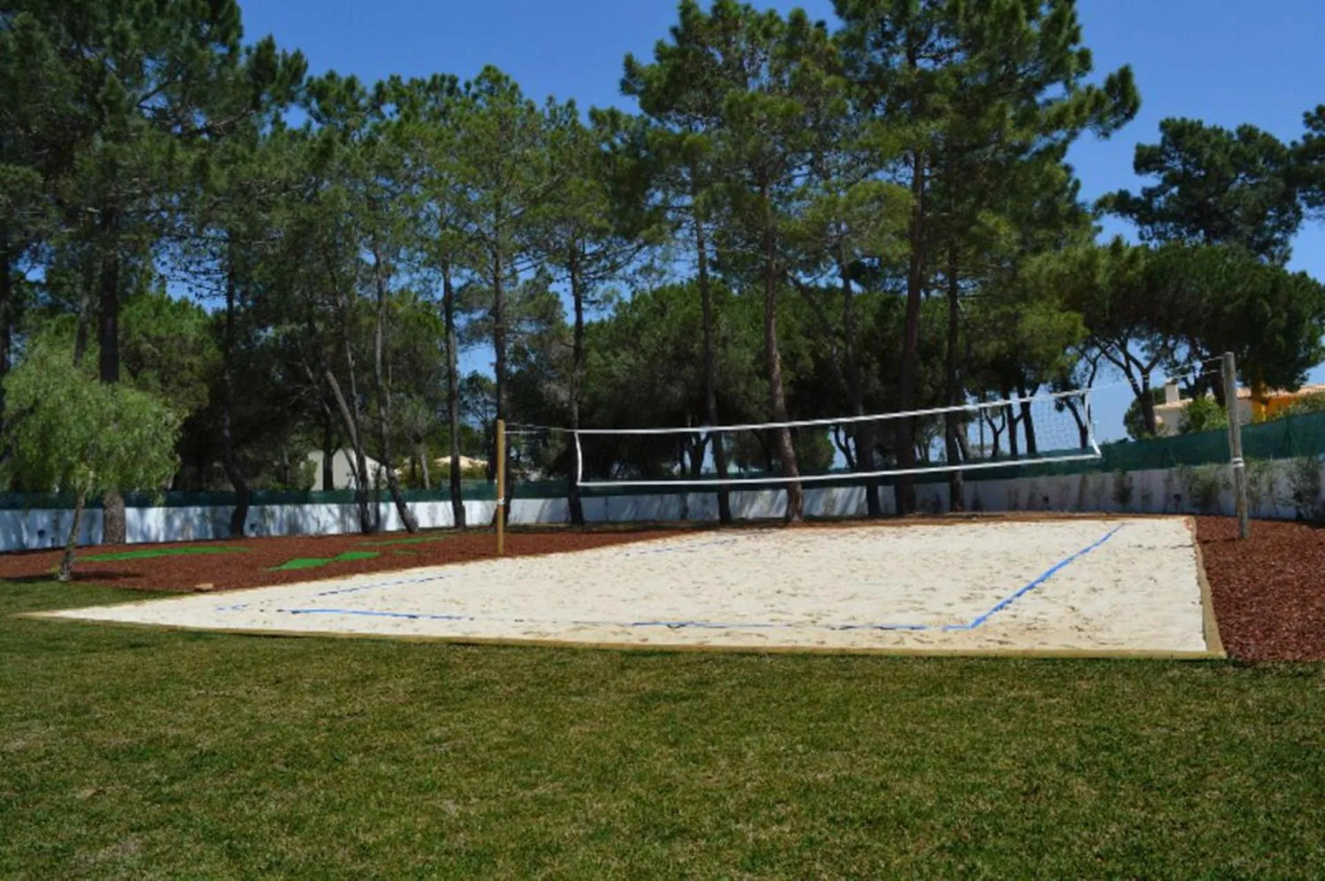 Day in 8-Bed Villa in Vilamoura-Sleeps-Playground-Pool