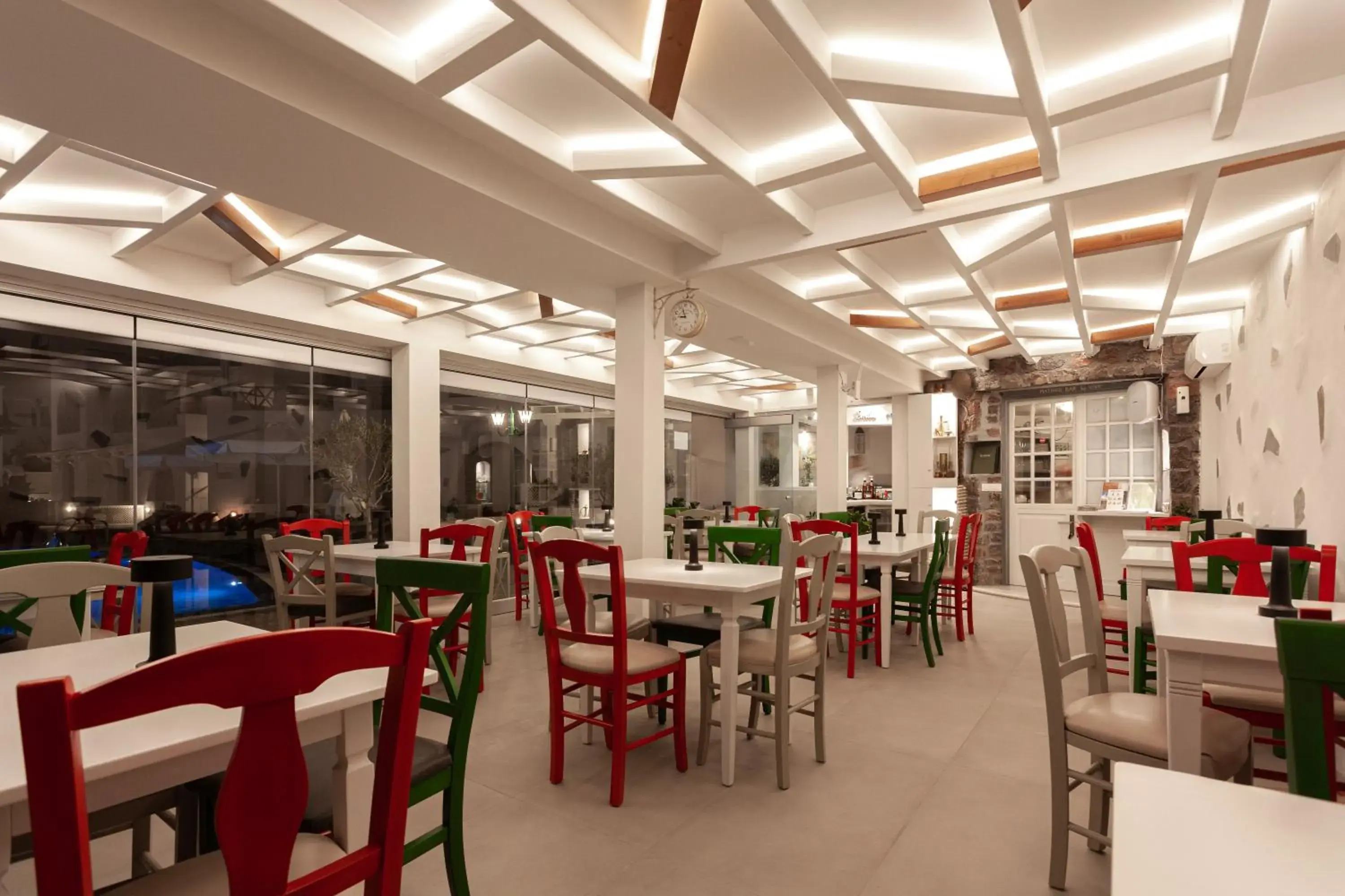 Restaurant/places to eat in Hotel Mathios Restaurant/places to eat in Hotel Mathios