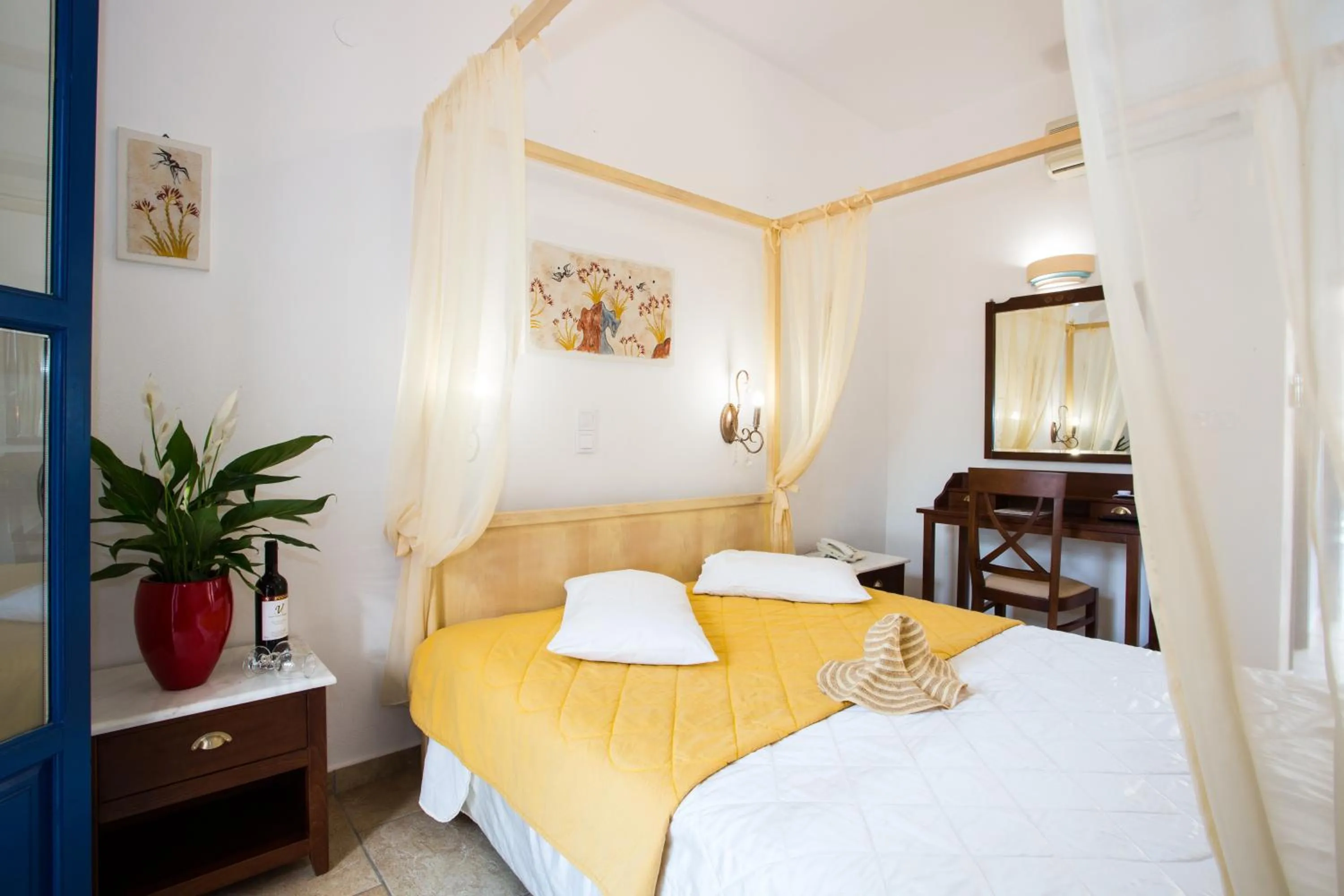 Bed in Hotel Mathios