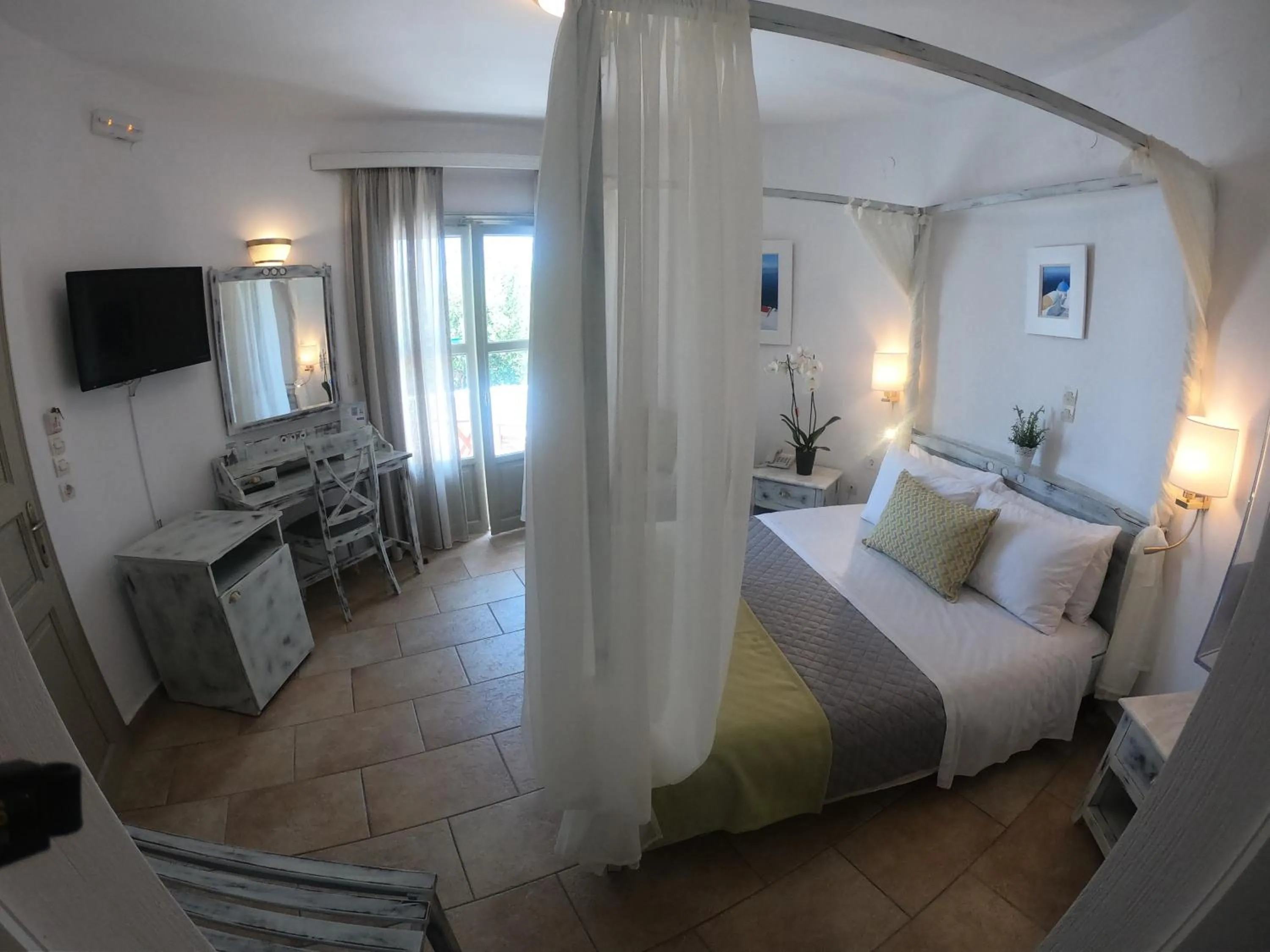 Bed in Hotel Mathios