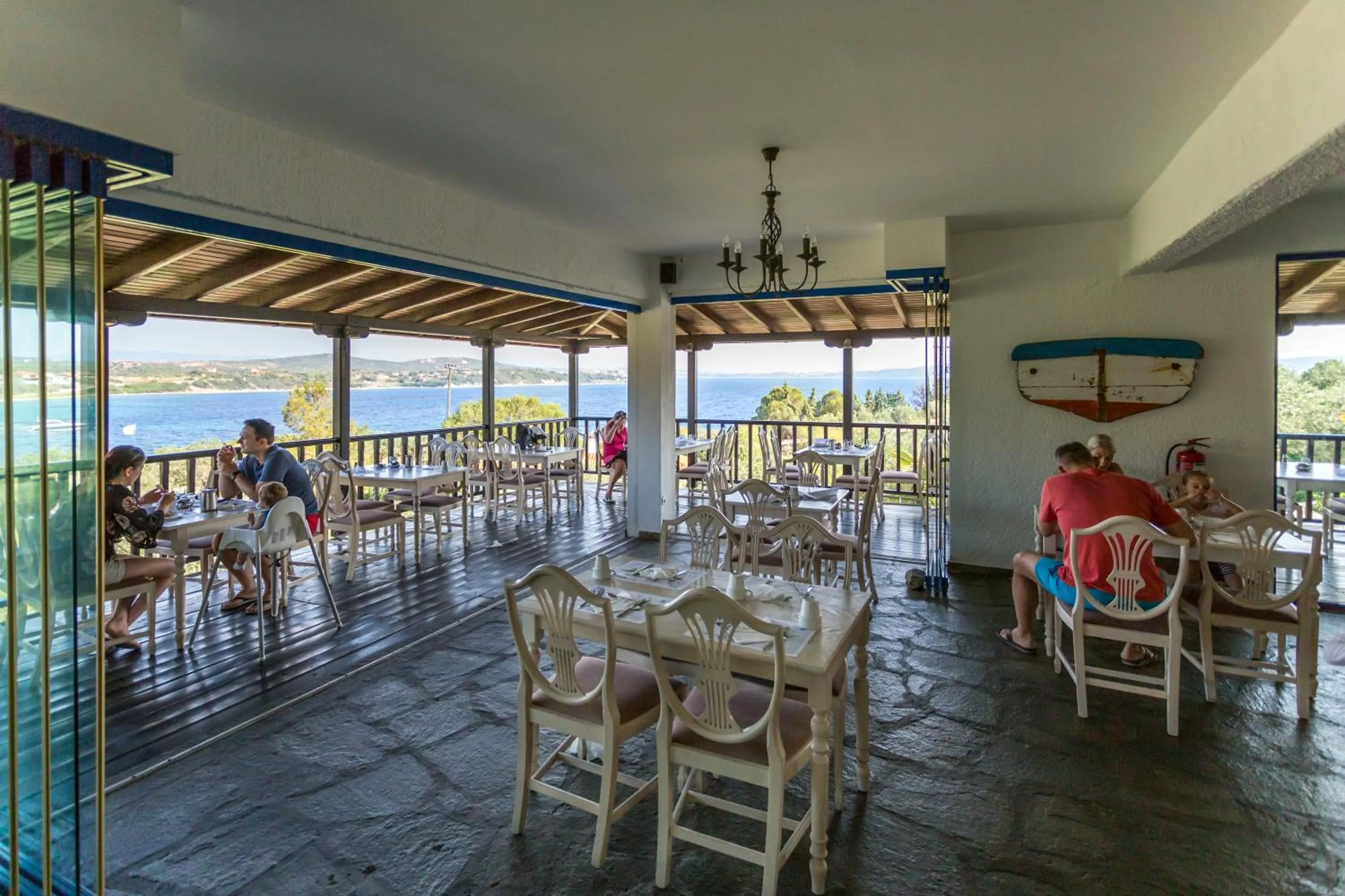 Restaurant/places to eat in Agionissi Resort