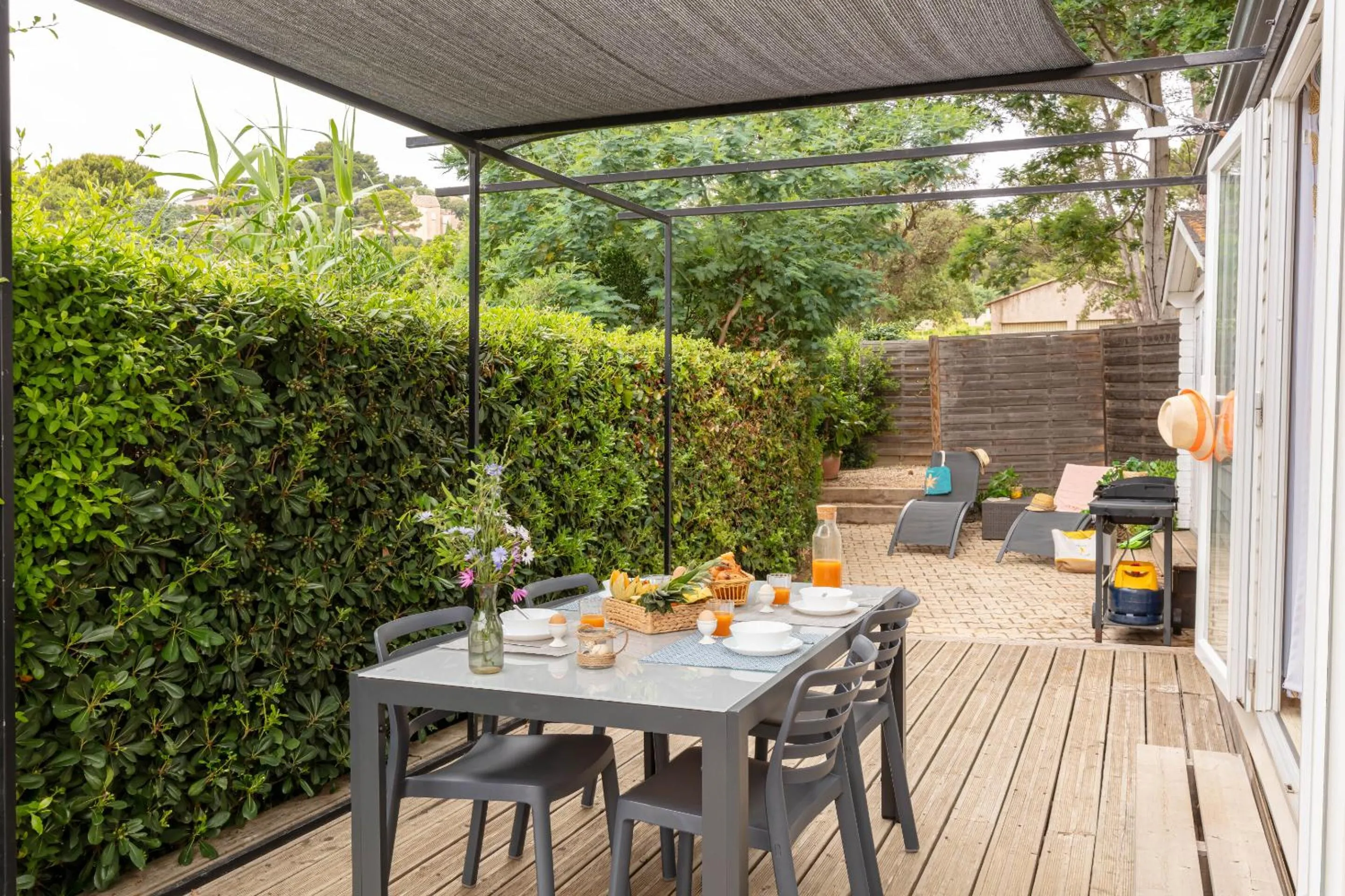 Property building in Le Mimosa, mobil-home climatisé au cœur du vignoble et à quelques mètres de la mer
