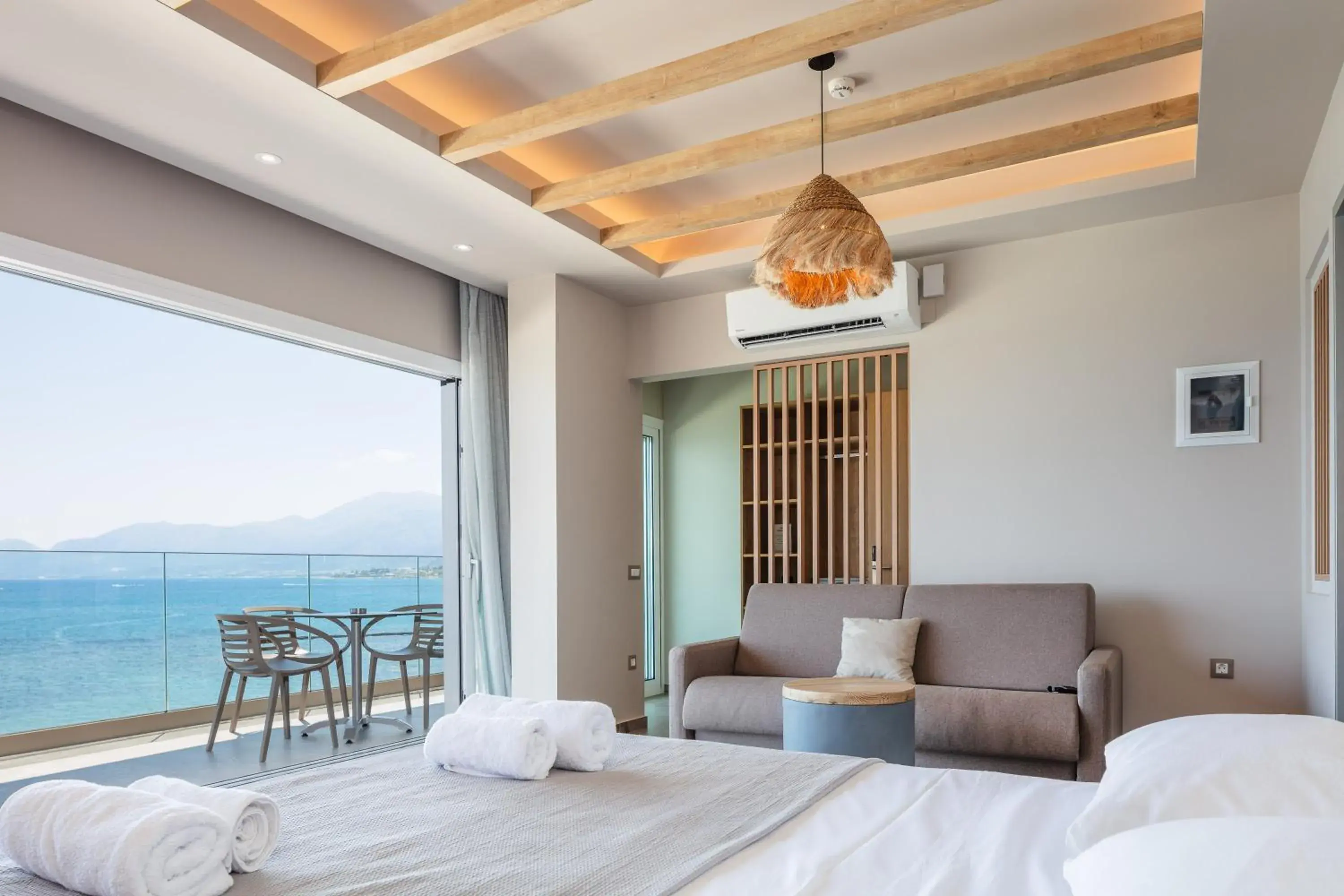 Premium Suite with Sea View & Outdoor Jetted Tub in Skipper Beachfront Suites Premium Suite with Sea View & Outdoor Jetted Tub in Skipper Beachfront Suites