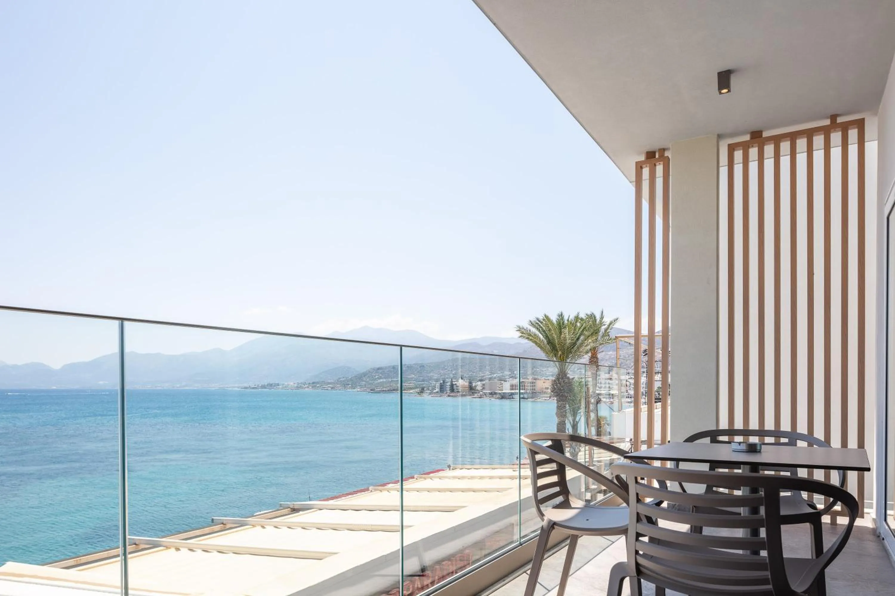 Balcony/Terrace in Skipper Beachfront Suites
