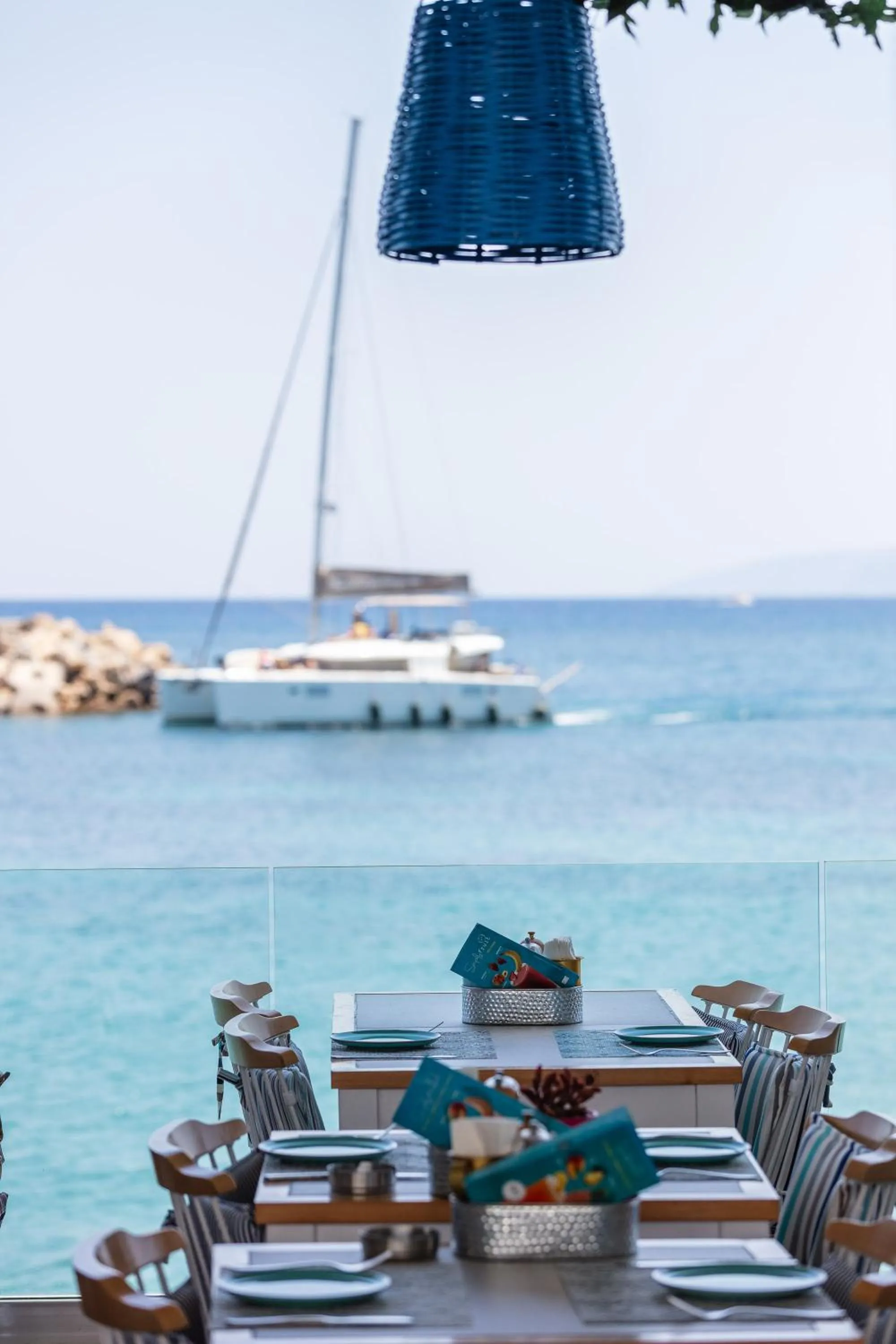 Restaurant/places to eat in Skipper Beachfront Suites