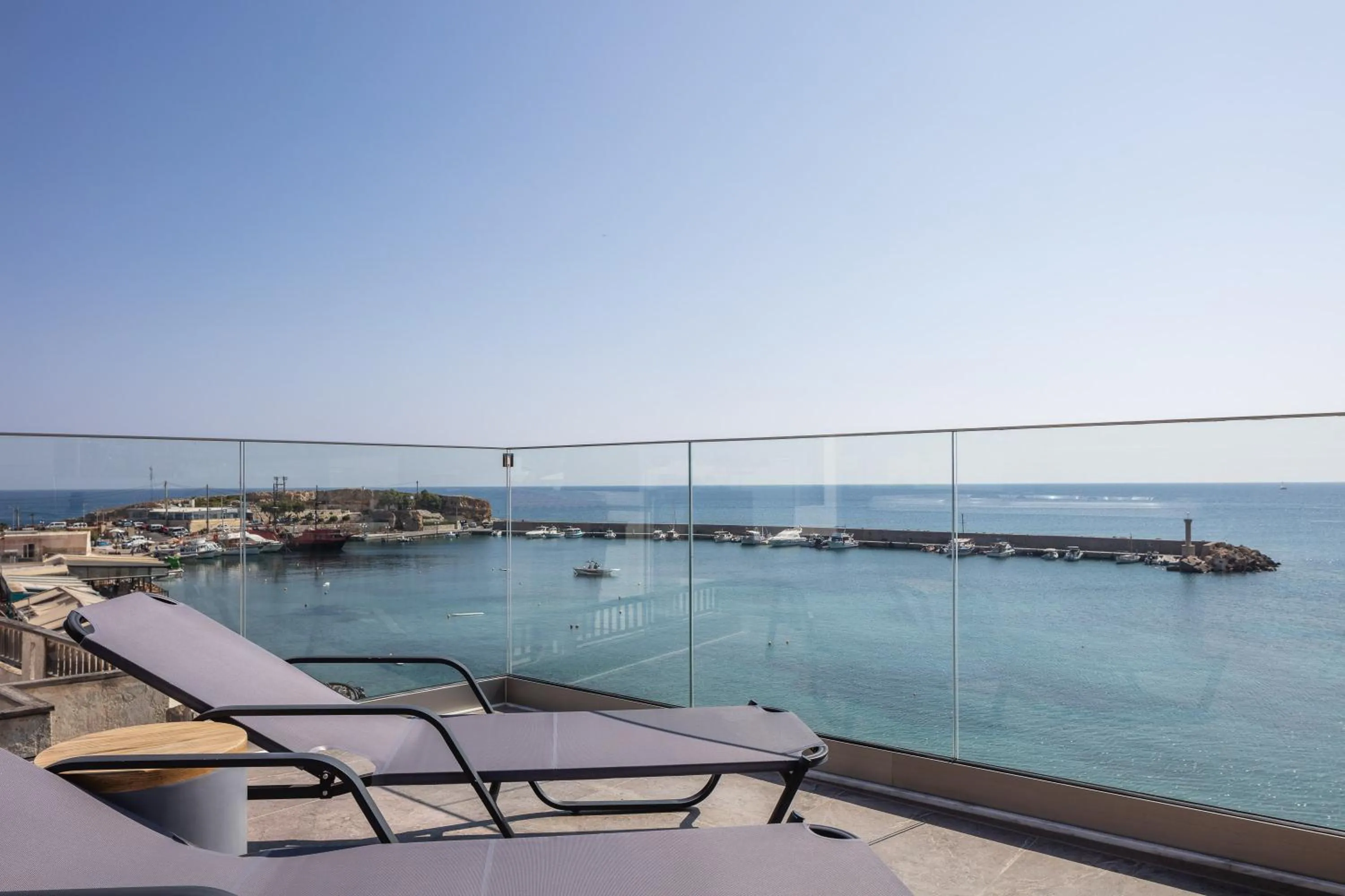 Day in Skipper Beachfront Suites